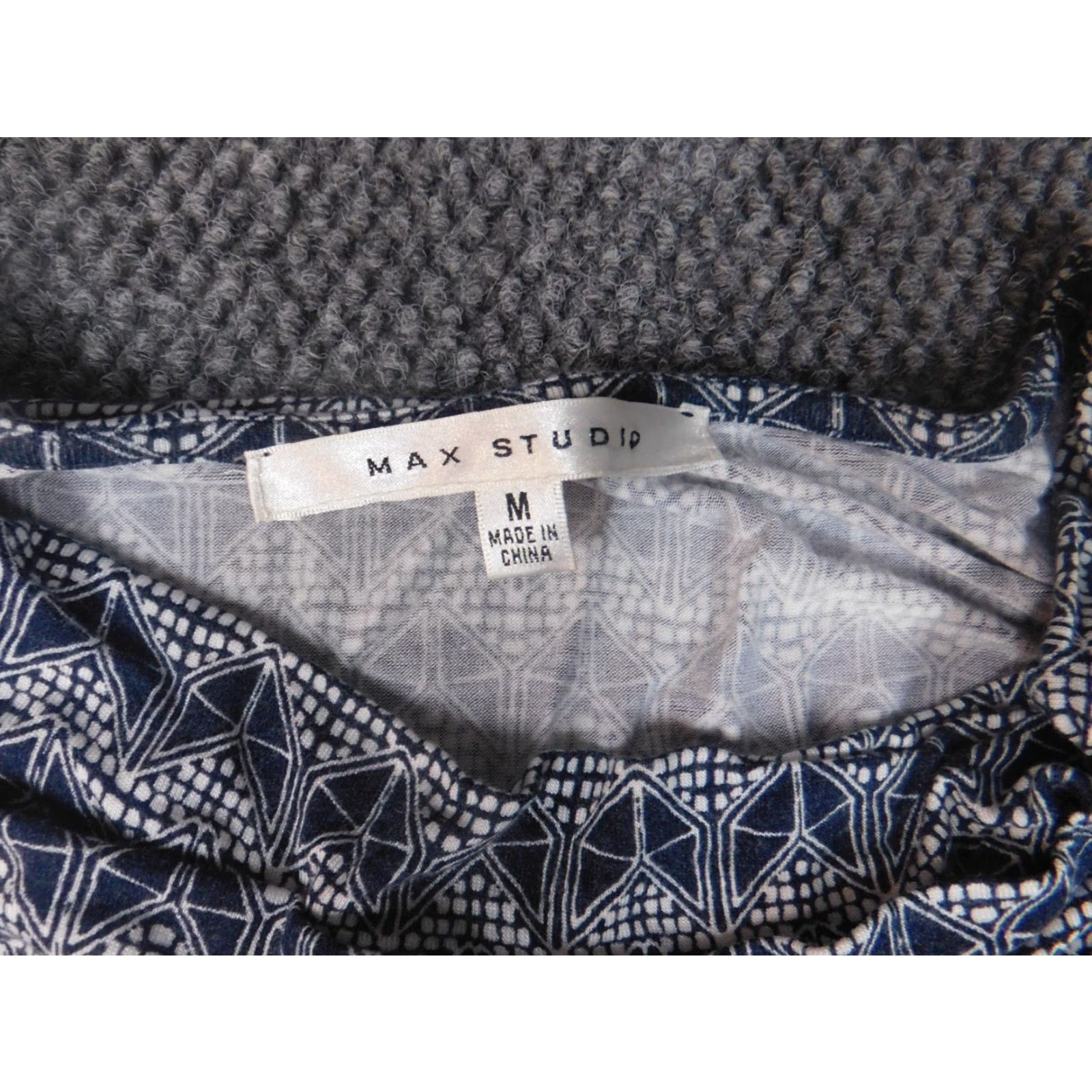 Vintage Max Studio Blouse Womens Regular Medium Blue Rayon Denim Geometric Dolman Sleeve Pullover Button Round Neck Casual Open Stretch Fashion Women Size M / US 6-8 / IT 42-44 - 5 Thumbnail