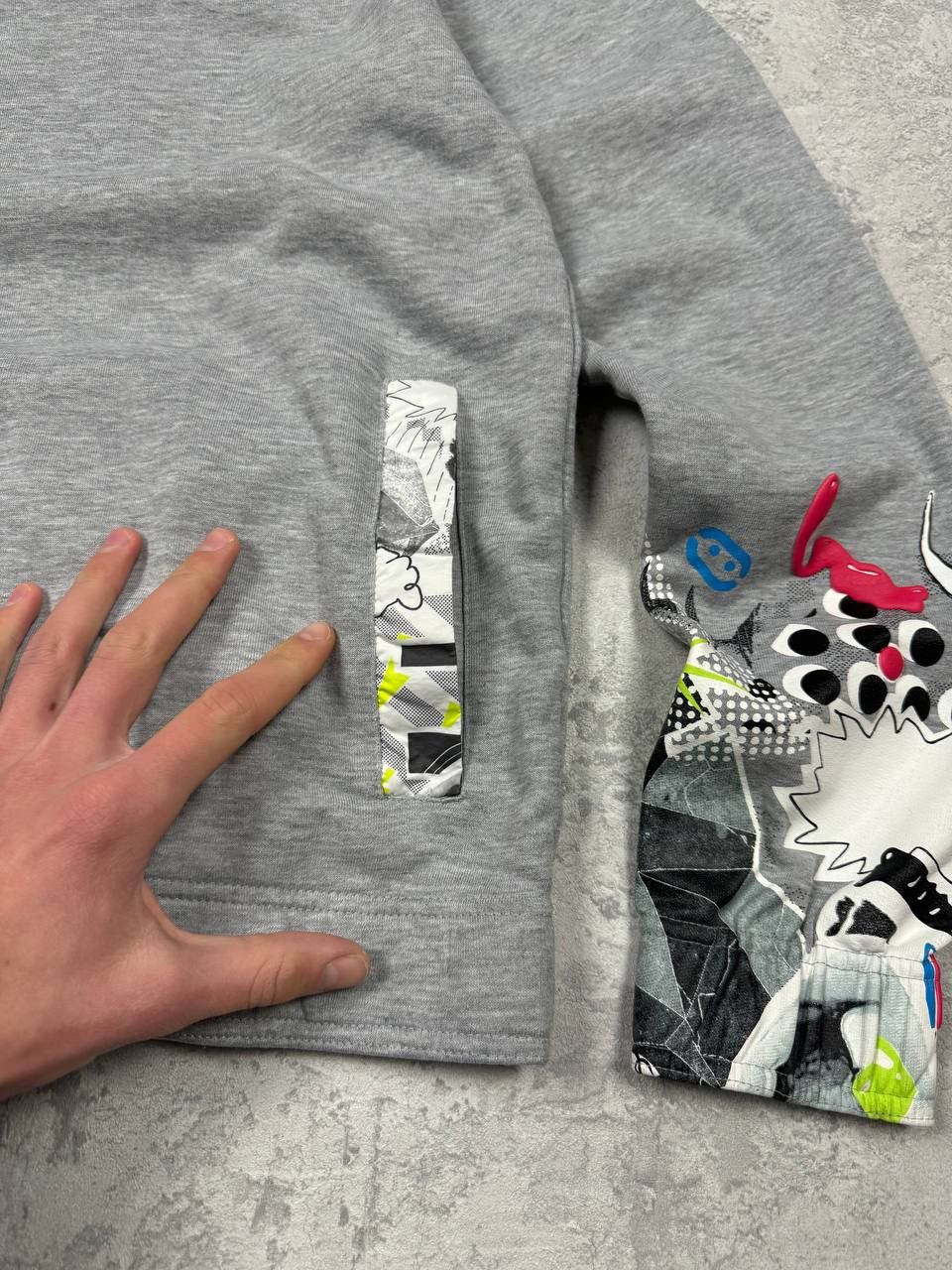 Adidas Vintage Adidas Y2K Sweatshirt Big Logo On The Sleeve Size M Size US M / EU 48-50 / 2 - 5 Thumbnail