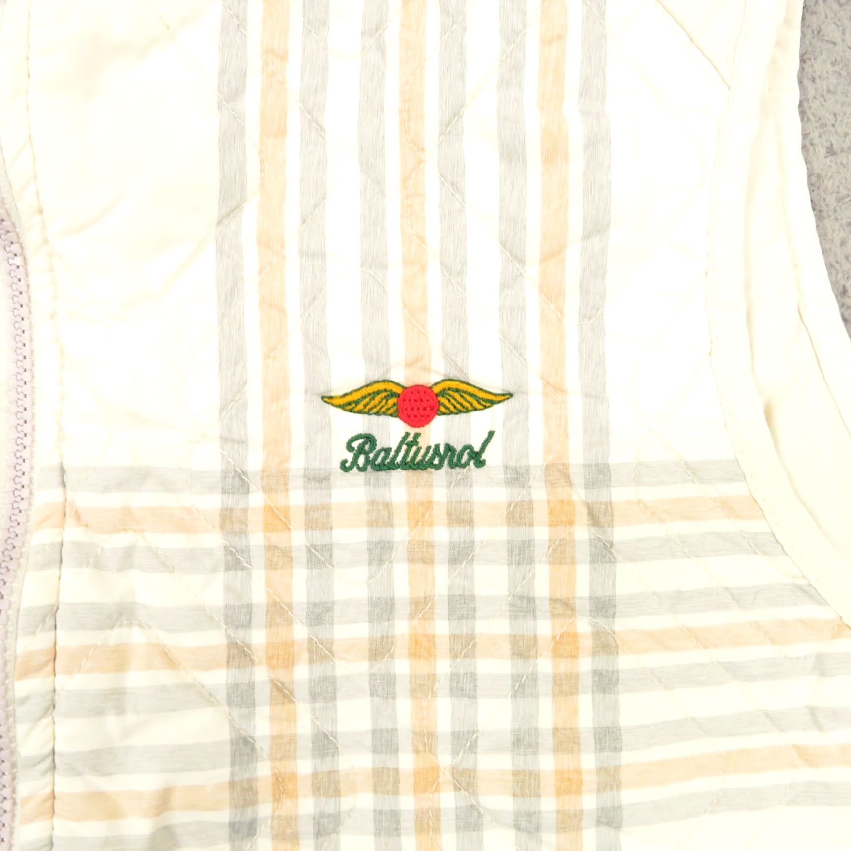 Peter Millar VINTAGE Peter Millar Vest Womens Medium Cream Grey Baltusrol Lizzie Hybrid Quilted Golf Size M / US 6-8 / IT 42-44 - 3 Thumbnail
