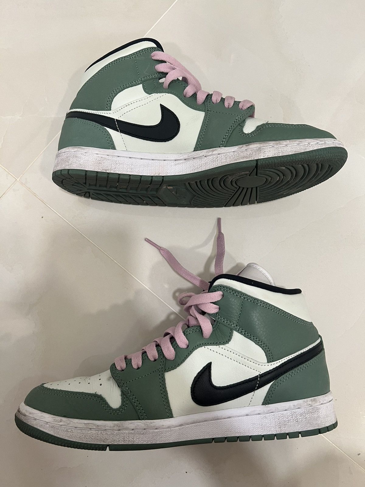 Jordan Brand Jordan mids pink/green shoes Size US 8.5 / IT 38.5 - 1 Thumbnail