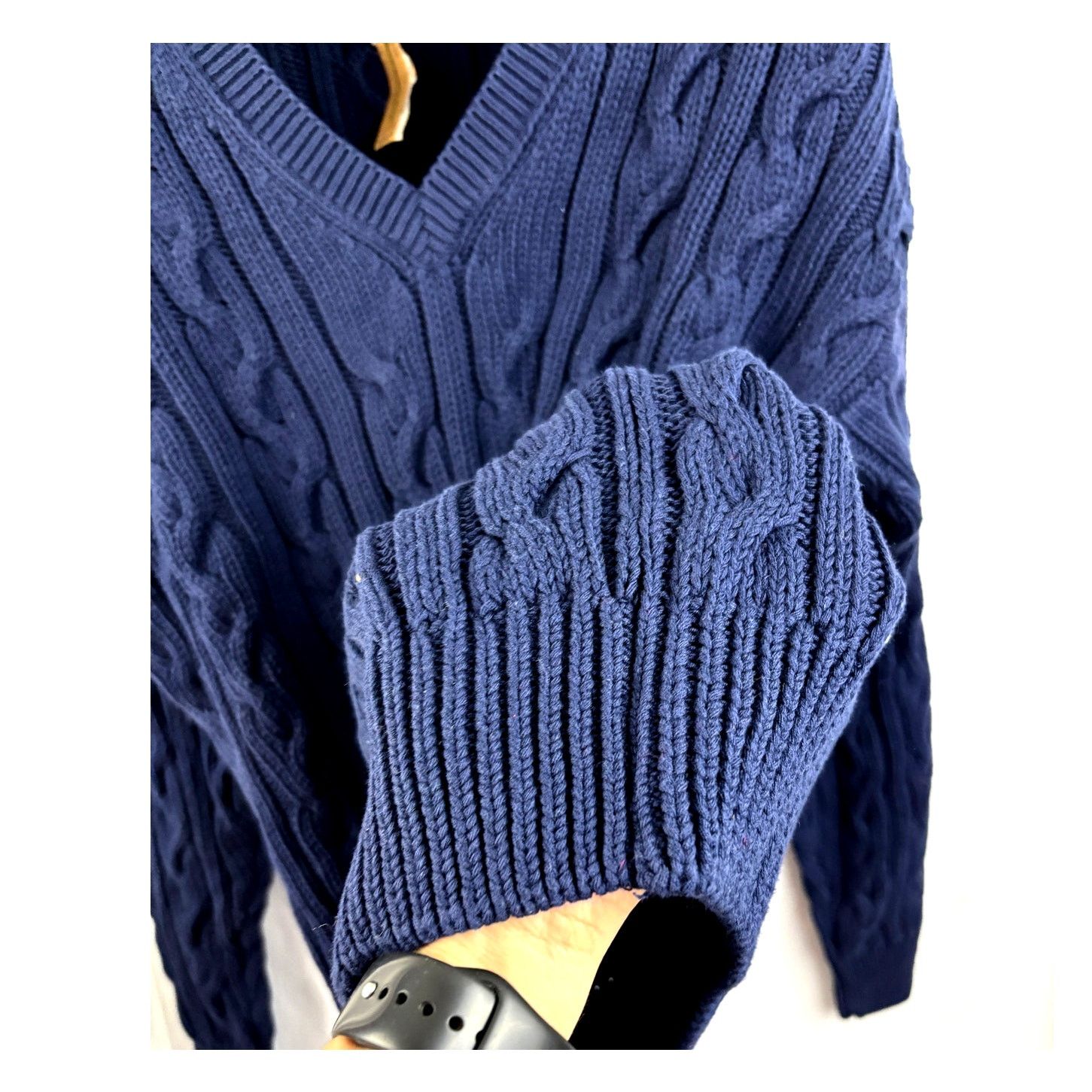 Abercrombie & Fitch Abercrombie & Fitch Cable Knit V-Neck Sweater XL Vintage Size US XL / EU 56 / 4 - 8 Thumbnail