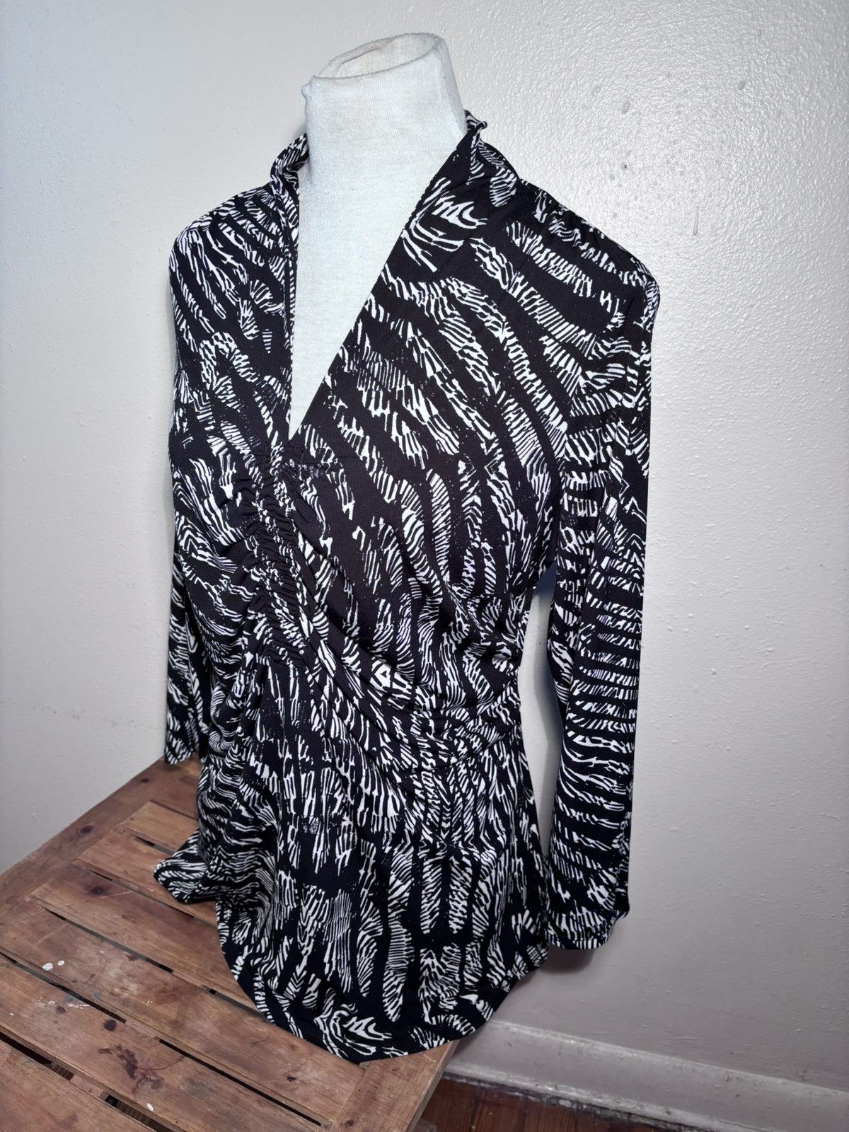 Alfani Alfani V Neck Abstract Print Blouse Size XL / US 12-14 / IT 48-50 - 9 Thumbnail