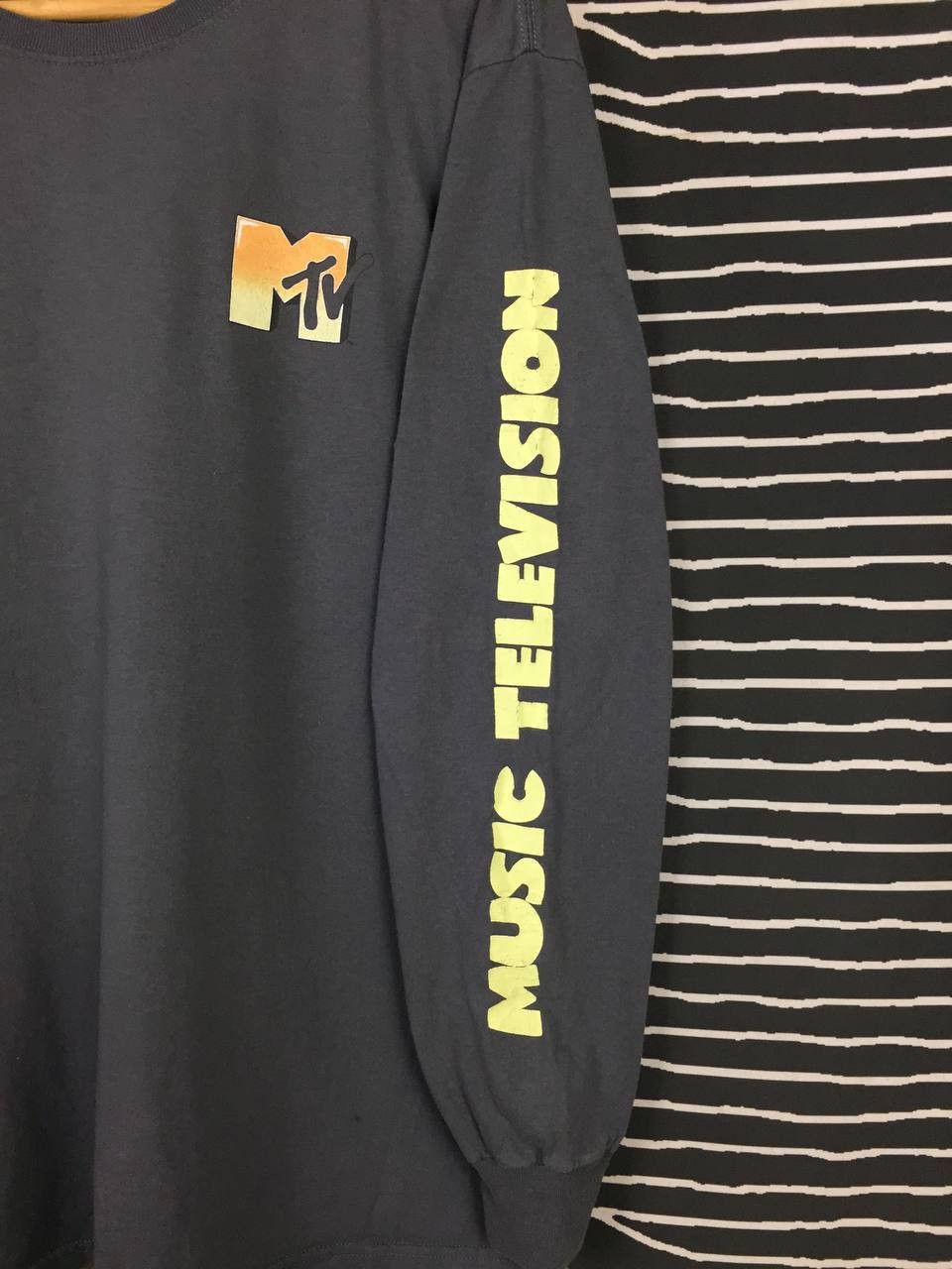 Mtv × Vintage MTV Music Television New York Big Logo Longsleeve Tee Size US M / EU 48-50 / 2 - 7 Thumbnail