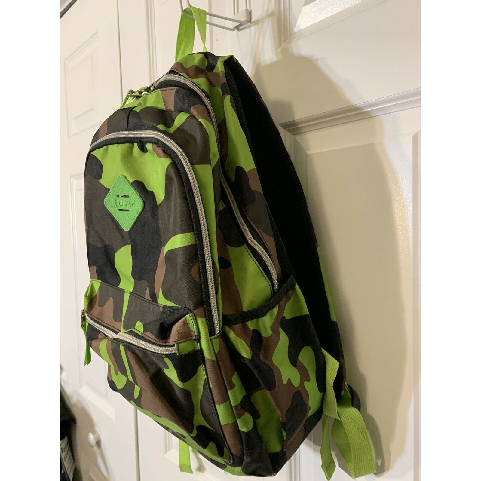 Other RRUIPAI Green-Brown Green CAMOUFLAGE STYLE School Backpack Size ONE SIZE - 3 Thumbnail