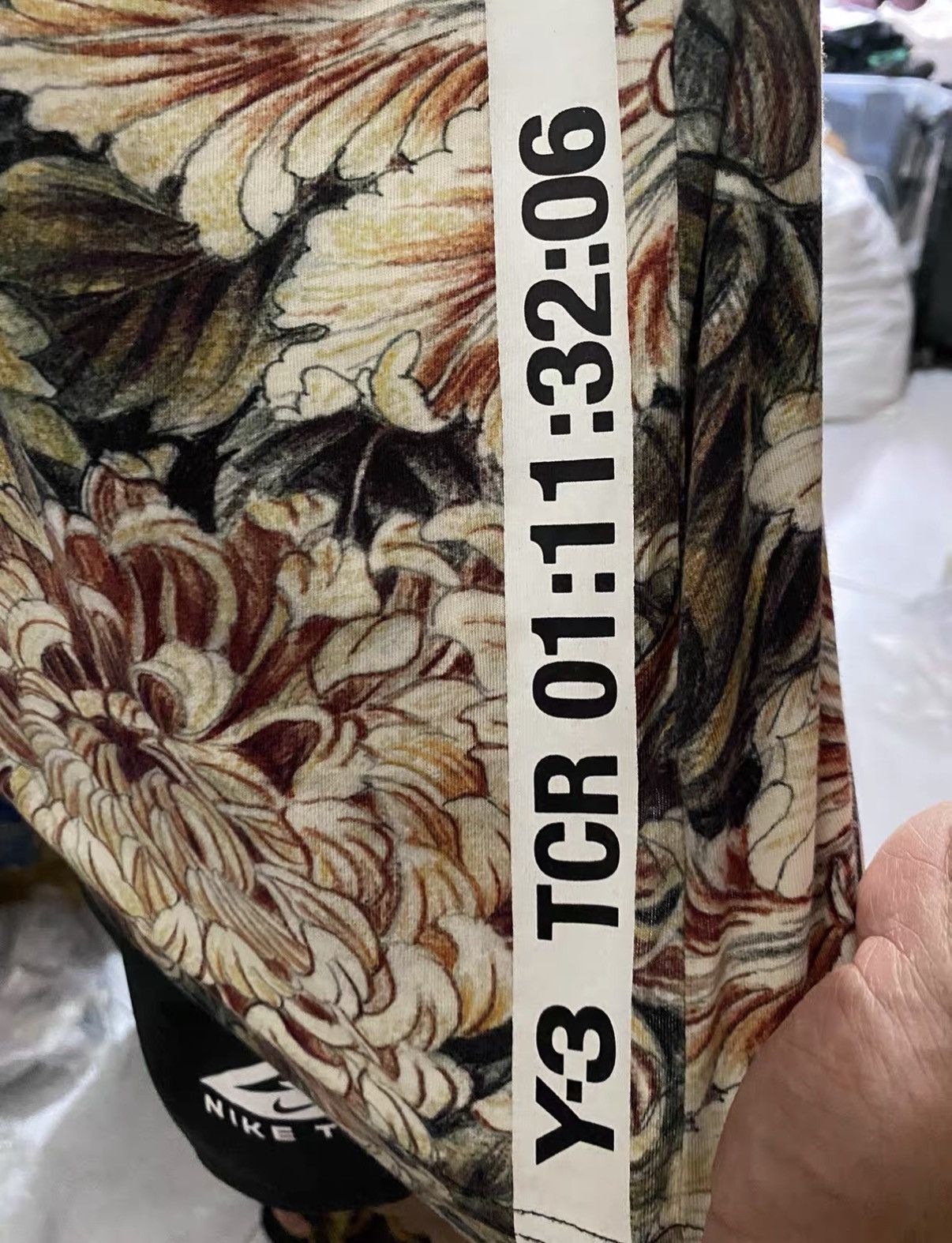 Y-3 Y-3 short sleeve with floral illustration print J35 Size US M / EU 48-50 / 2 - 5 Thumbnail