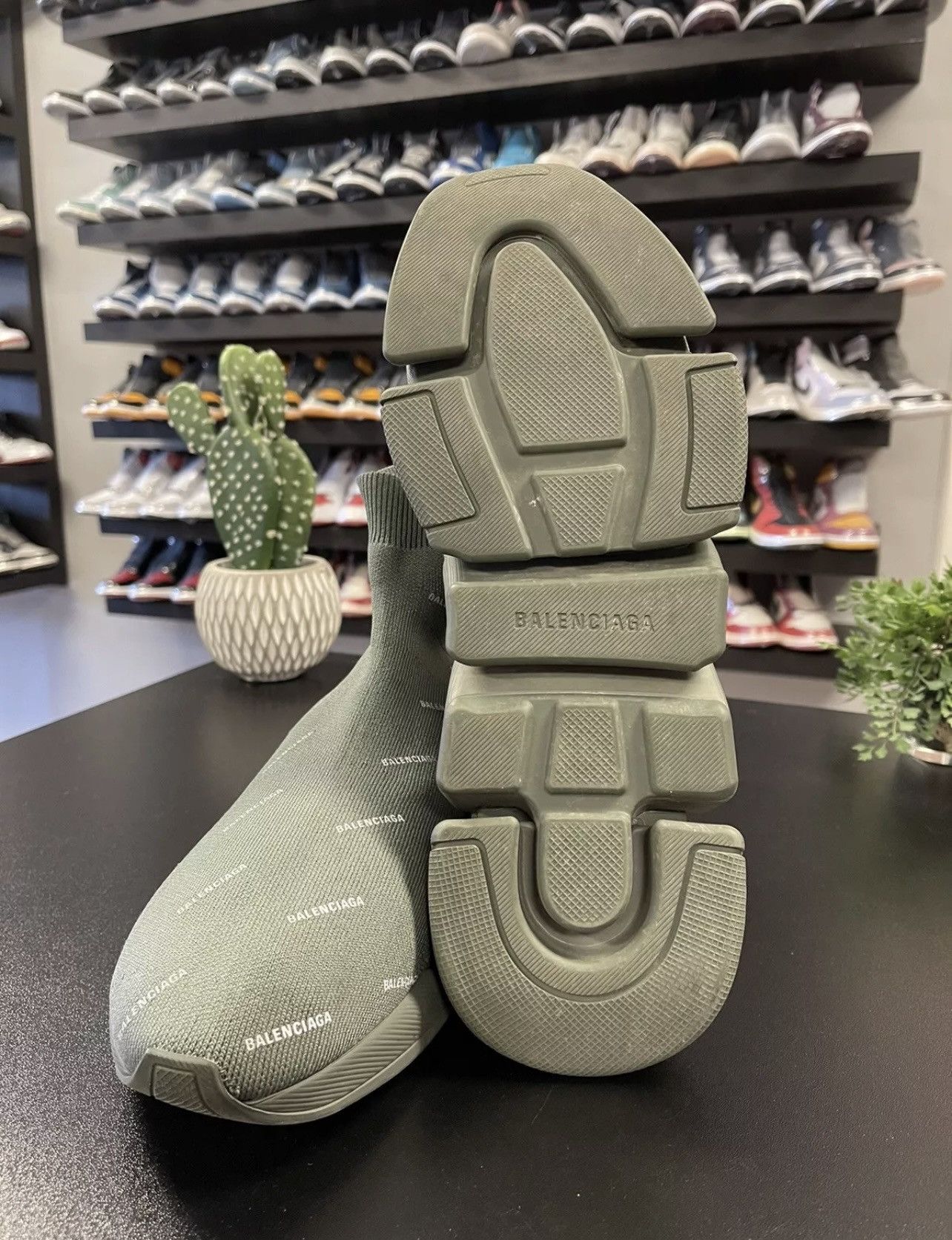 Balenciaga Size 12/EU45 - Balenciaga 2.0 Speed Allover Logo Olive Green Size US 12 / EU 45 - 7 Thumbnail