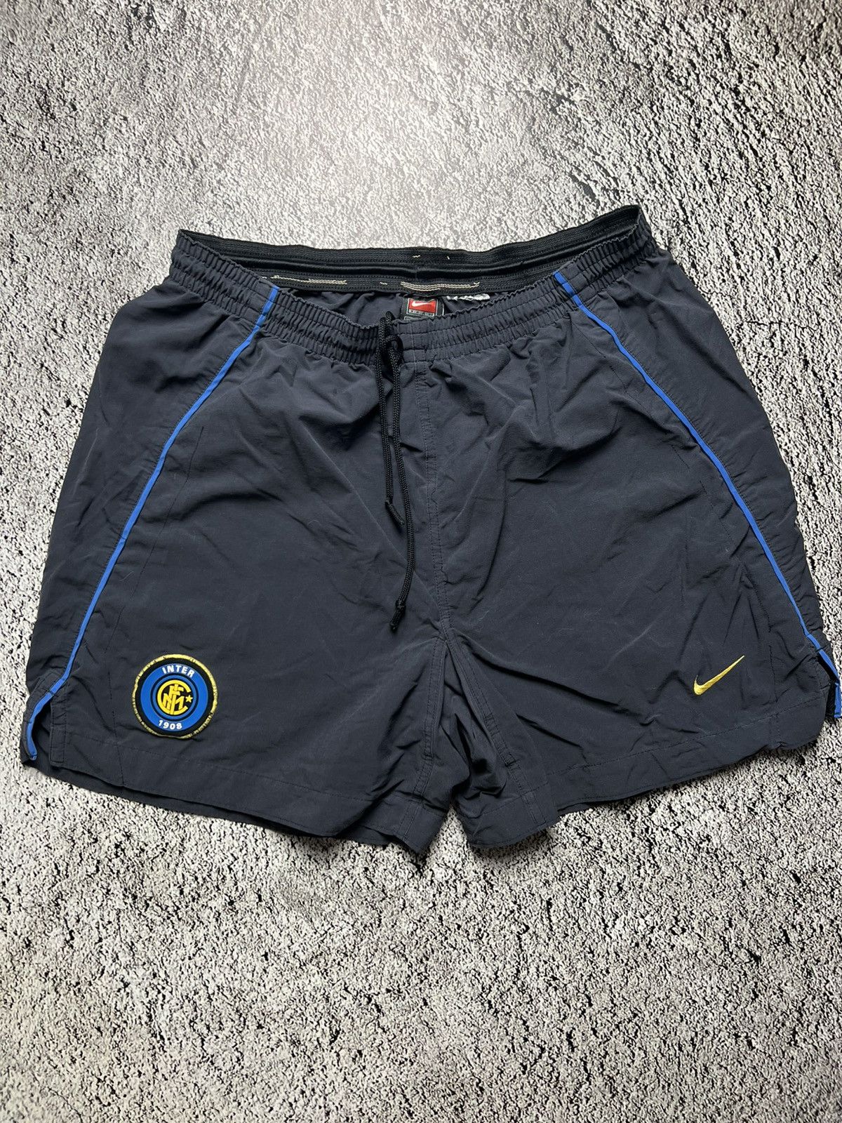 Nike 1999-2000 nike inter Milan vintage shorts Size US 34 / EU 50 - 1 Thumbnail