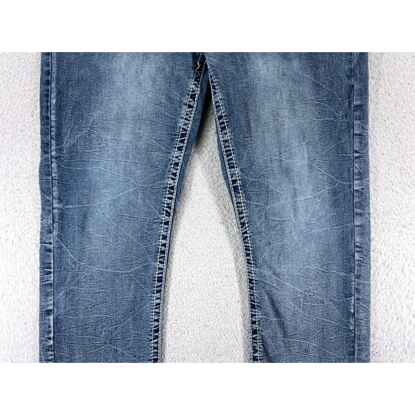 Vintage True Luck Jeans Adult 34 Blue Denim Straight 34x28 Cotton Blend Embroidered 5-Pocket Mens Regular Blue Jeans 34 Mens Size US 34 / EU 50 - 3 Thumbnail