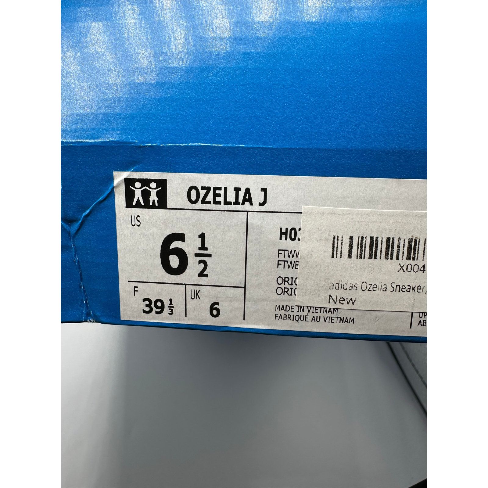 Adidas Adidas Ozelia J “Triple White” size 6.5y Size US 8 / IT 38 - 8 Thumbnail