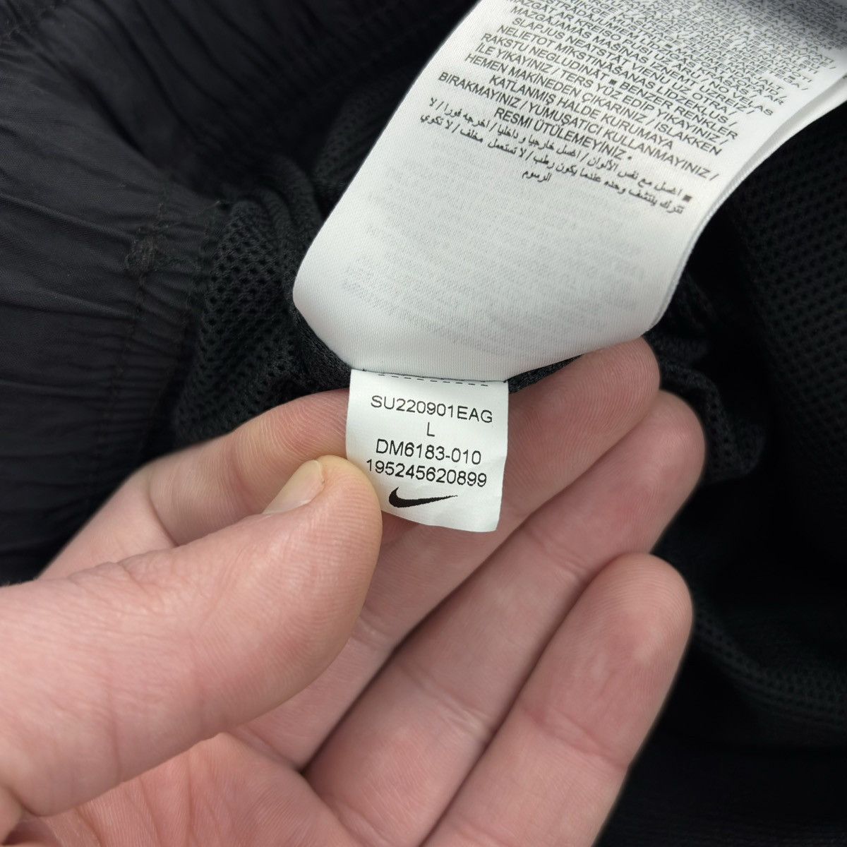 Nike Nike Swoosh Nylon Jogger Pants Size 32" / US 10 / IT 46 - 12 Thumbnail