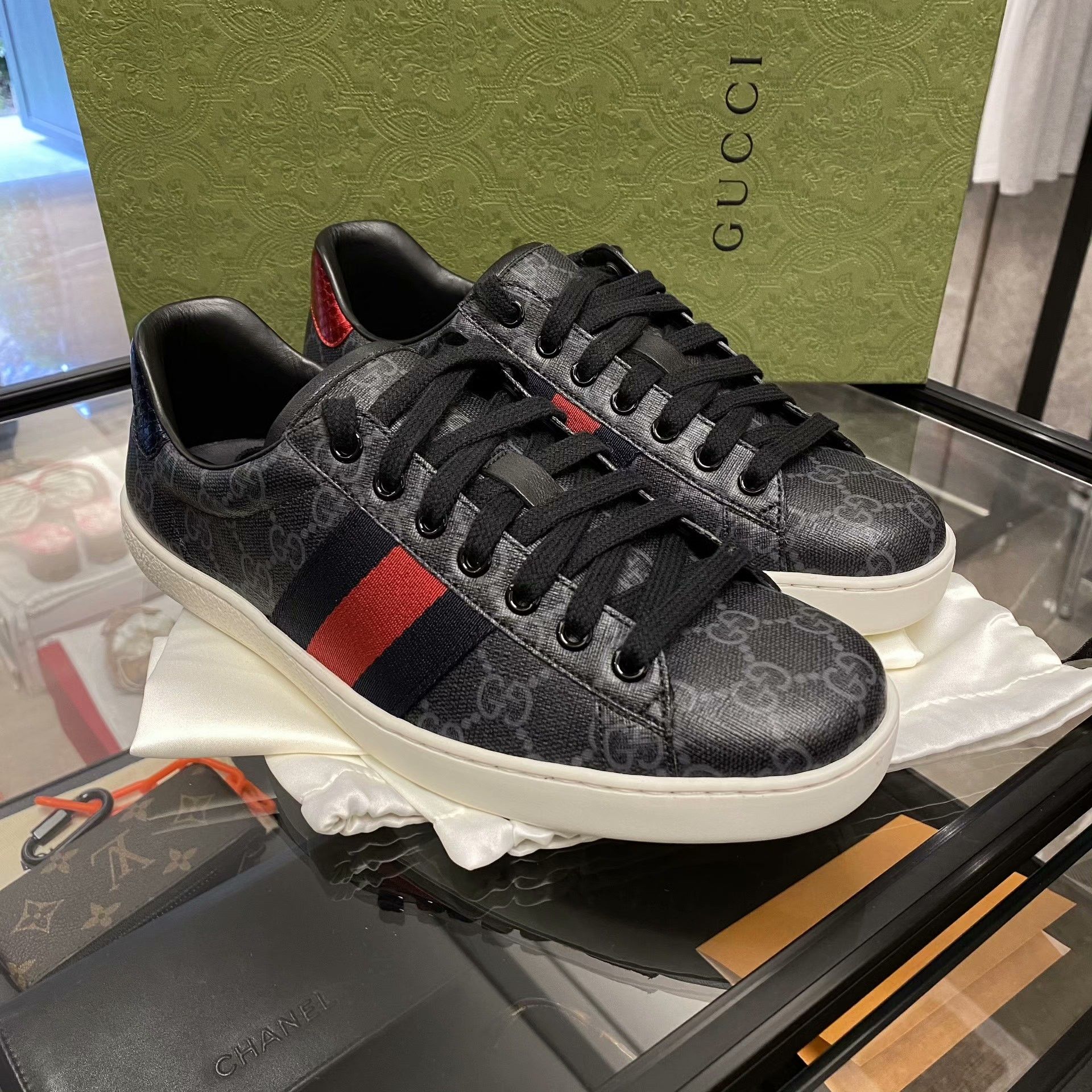 Gucci Gucci Black Lowtop Sneakers 5 Men Size US 5 / EU 37 - 1 Thumbnail