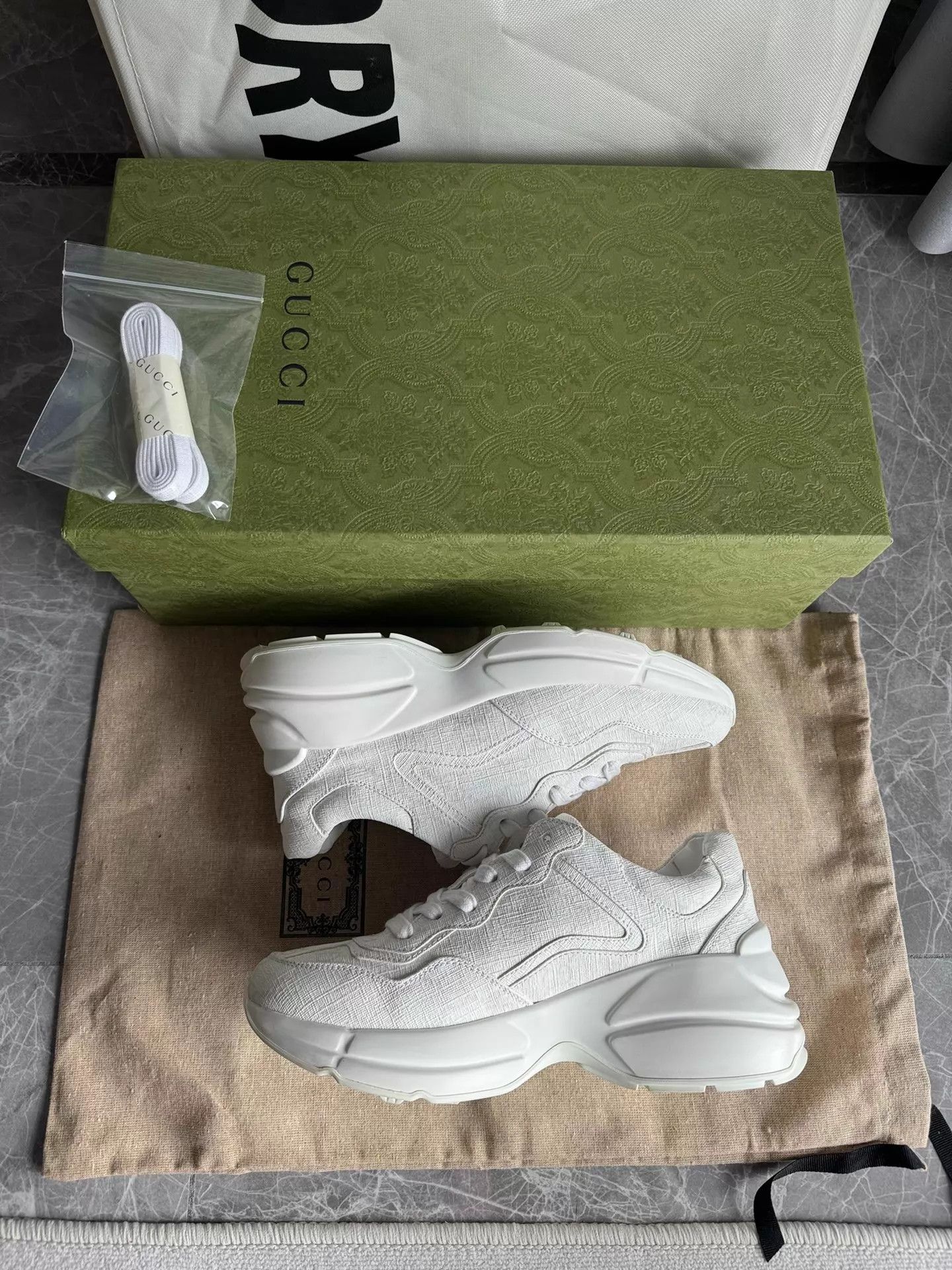 Gucci Gucci Rhyton White GG 35.5 Sneaker Size US 5 / IT 35 - 7 Thumbnail