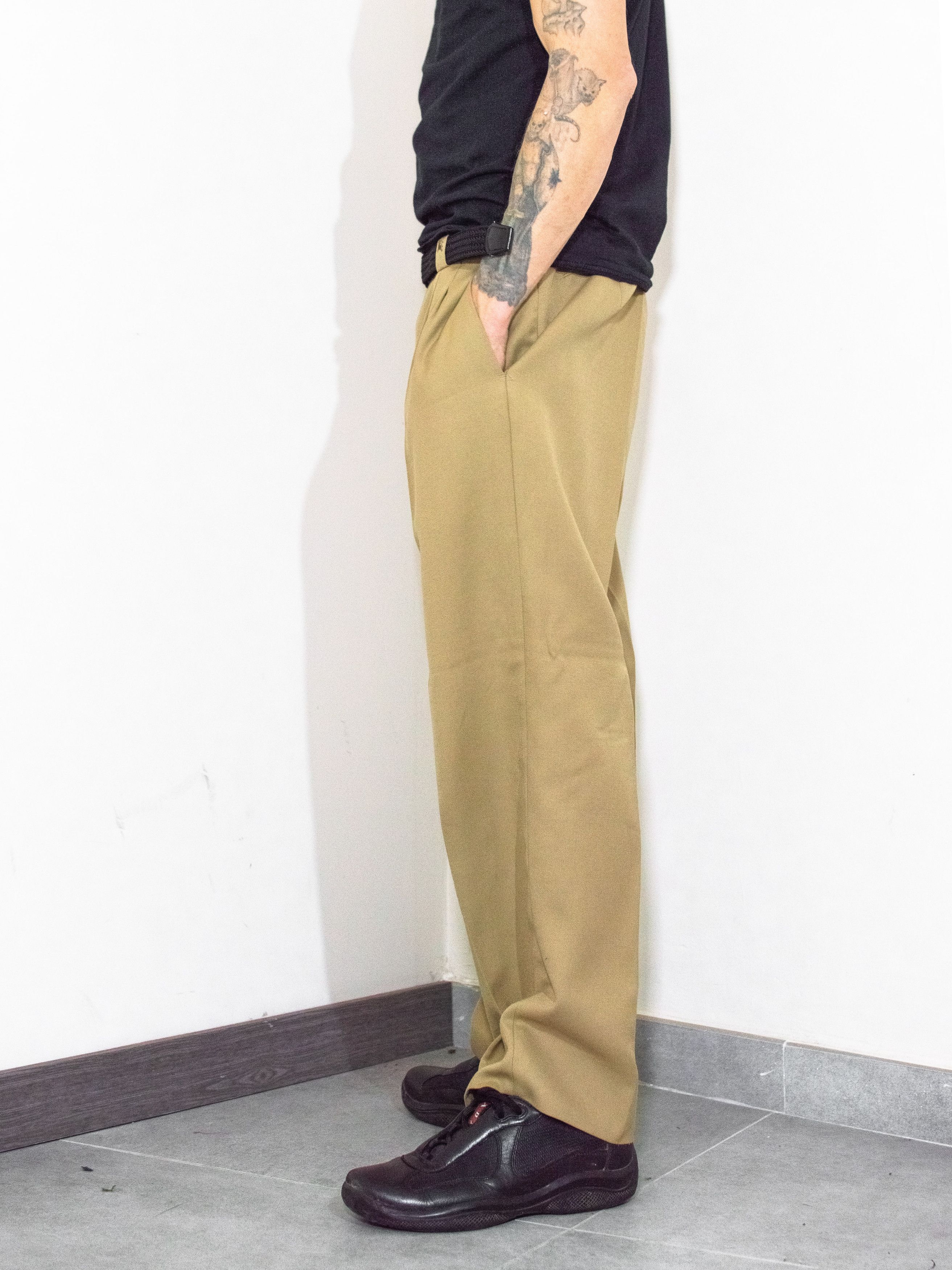 Burberry × Designer × Vintage Vintage 90s Burberry Beige Wide Leg Chino Trousers Size US 32 / EU 48 - 2 Thumbnail