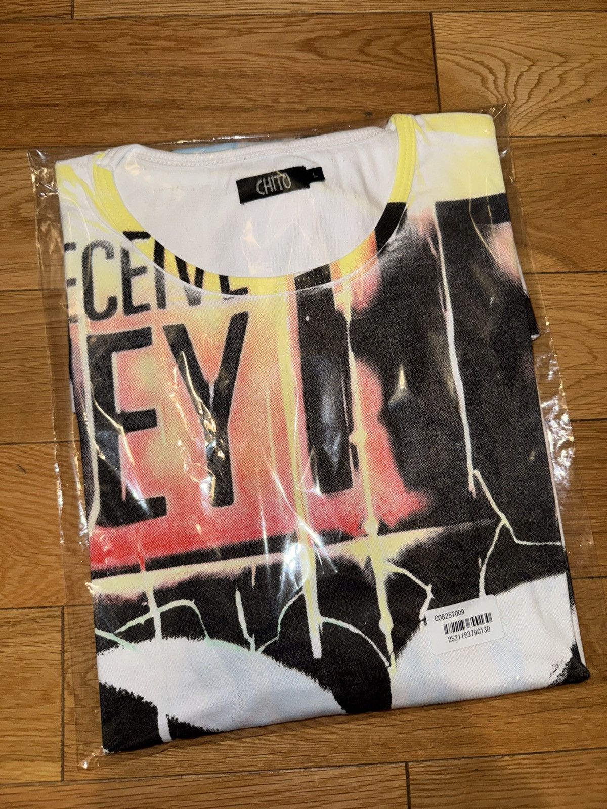 Chito Chito International Transaction Tee Size US L / EU 52-54 / 3 - 8 Thumbnail