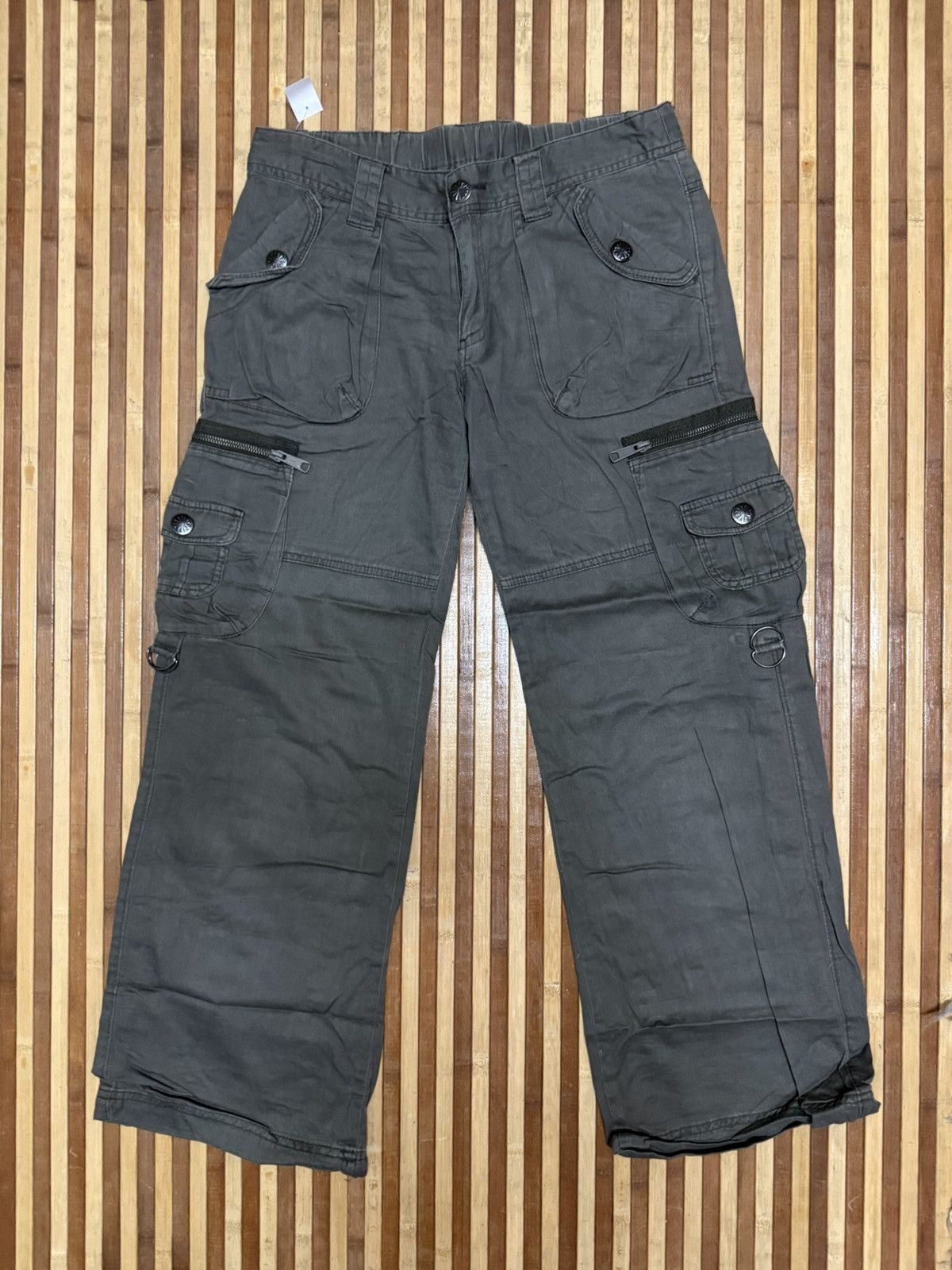 Japanese Brand Japanese brand Cargo Pants / Streetwear / Utility Pants W31 Size US 30 / EU 46 - 2 Thumbnail