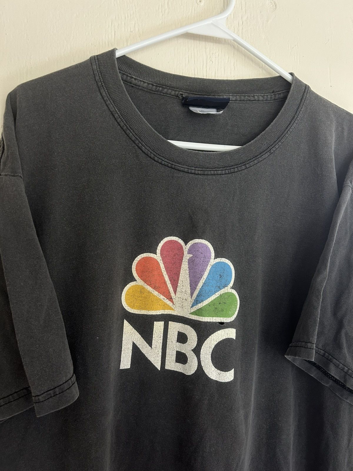 Vintage Vintage NBC News Logo Fader T-shirt Size US XL / EU 56 / 4 - 2 Thumbnail