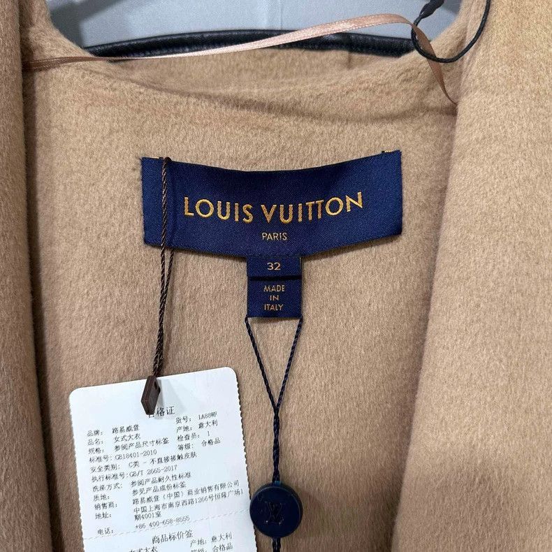 Louis Vuitton Khaki Wool Blend Poncho Coat by Louis Vuitton -2505 Size S / US 4 / IT 40 - 4 Thumbnail
