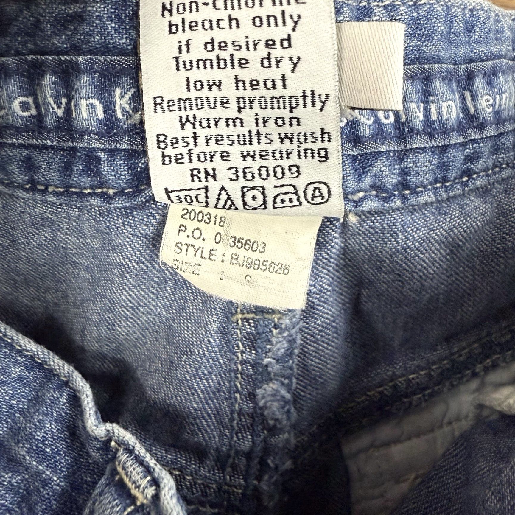 Calvin Klein VINTAGE Calvin Klein Shorts Denim Blue Mid Rise Women’s Jeans Size 9 Junior 3 in Inseam Boyfriend Size 30" / US 8 / IT 44 - 3 Thumbnail