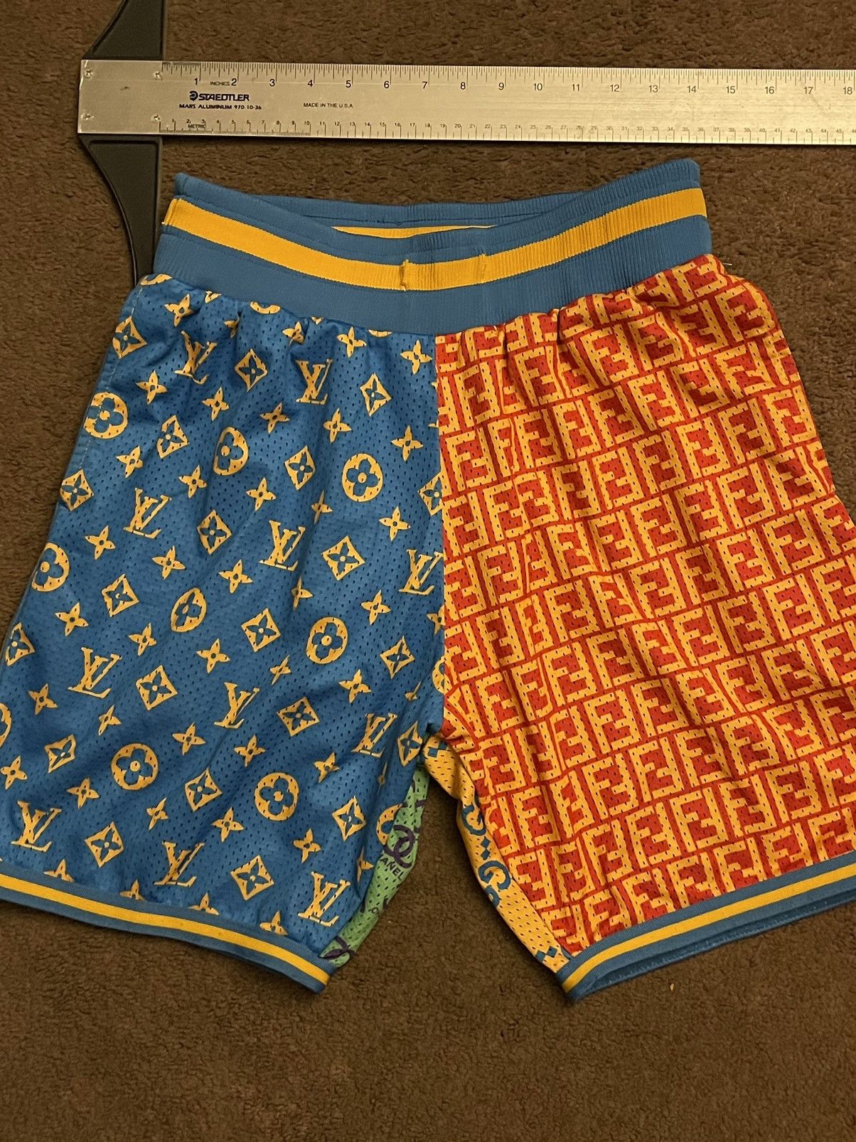 Market Chinatown Market Basketball Shorts Sz M Size US 30 / EU 46 - 1 Thumbnail