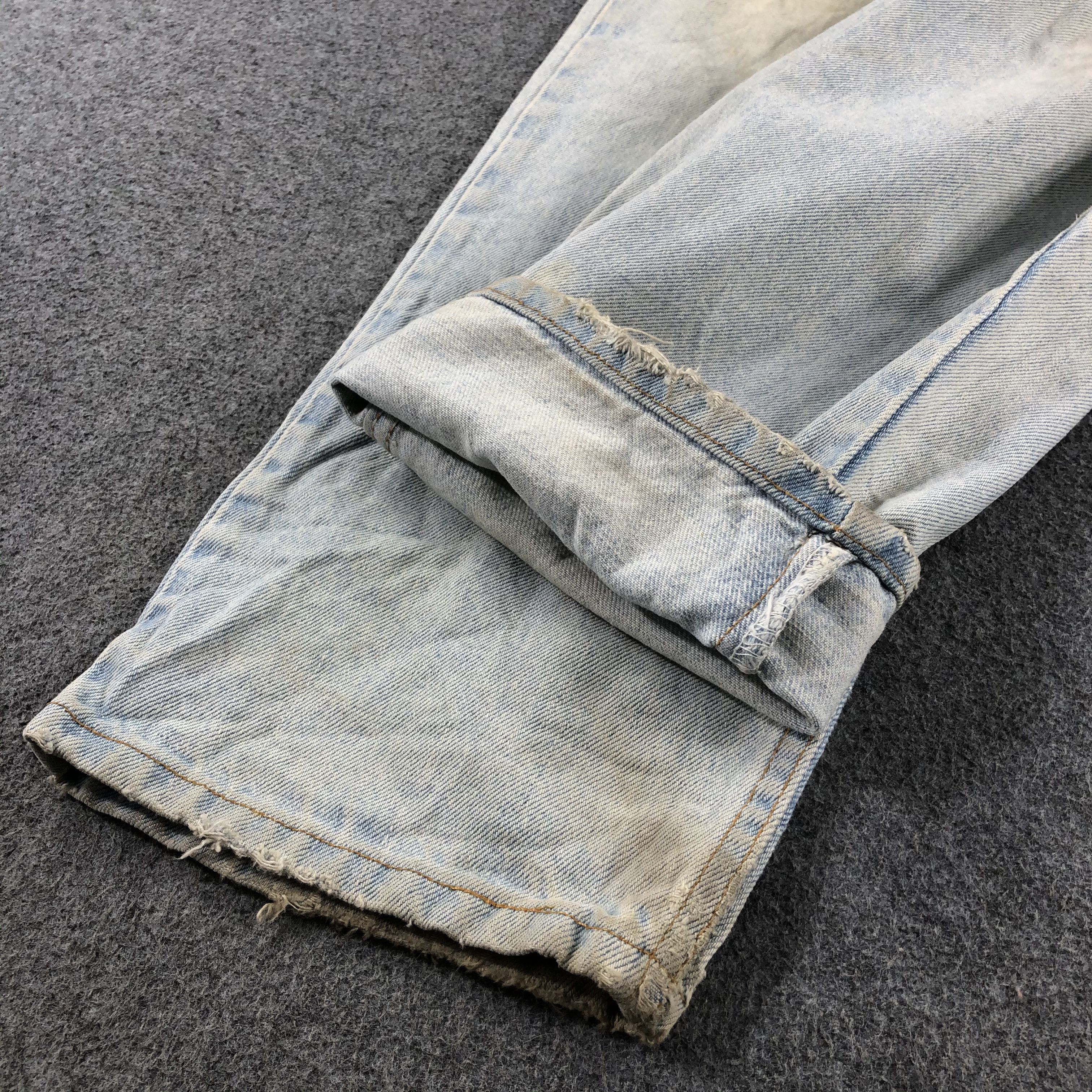 Levi's 90s Vintage Light Wash Levis 555 Jeans-J2375 Size US 32 / EU 48 - 7 Thumbnail