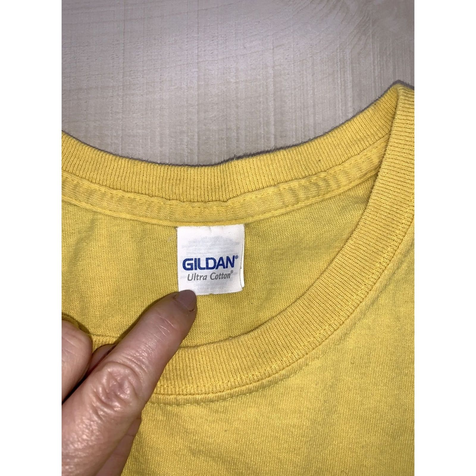 Gildan Y2K Urban Liar Smack Apparel Mens T-Shirt-12005 Adult/L Large Yellow Graphic Crew Neck Short Sleeve Vintage/Pre Owned Mens Size US L / EU 52-54 / 3 - 6 Thumbnail