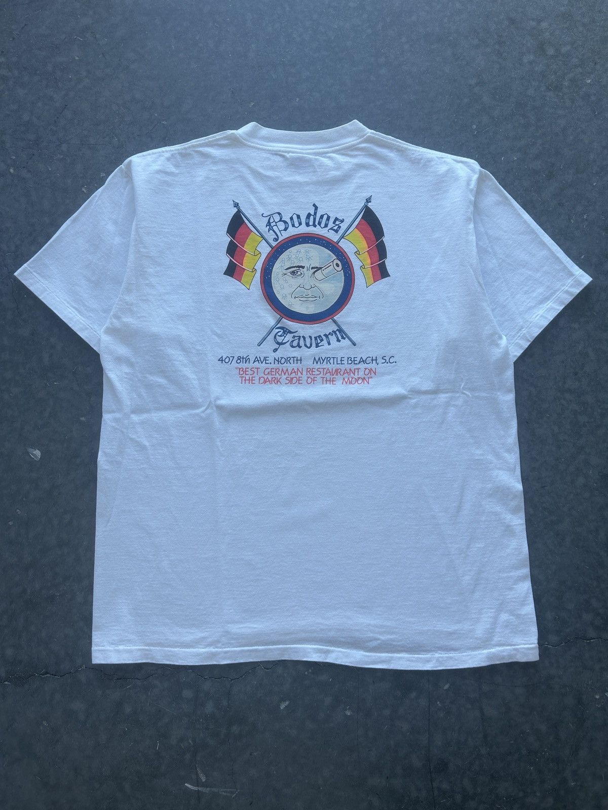 Vintage Vintage 90s Bodos German Restaurant Moon Graphic Tee Size US L / EU 52-54 / 3 - 2 Thumbnail