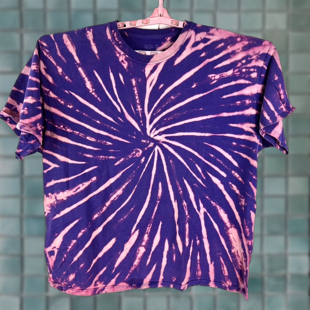 Vintage VINTAGE Tie Dyed T-Shirts Adult Cotton Polyester Neon Spiral Purple XL Handmade Size US XL / EU 56 / 4 - 1 Thumbnail