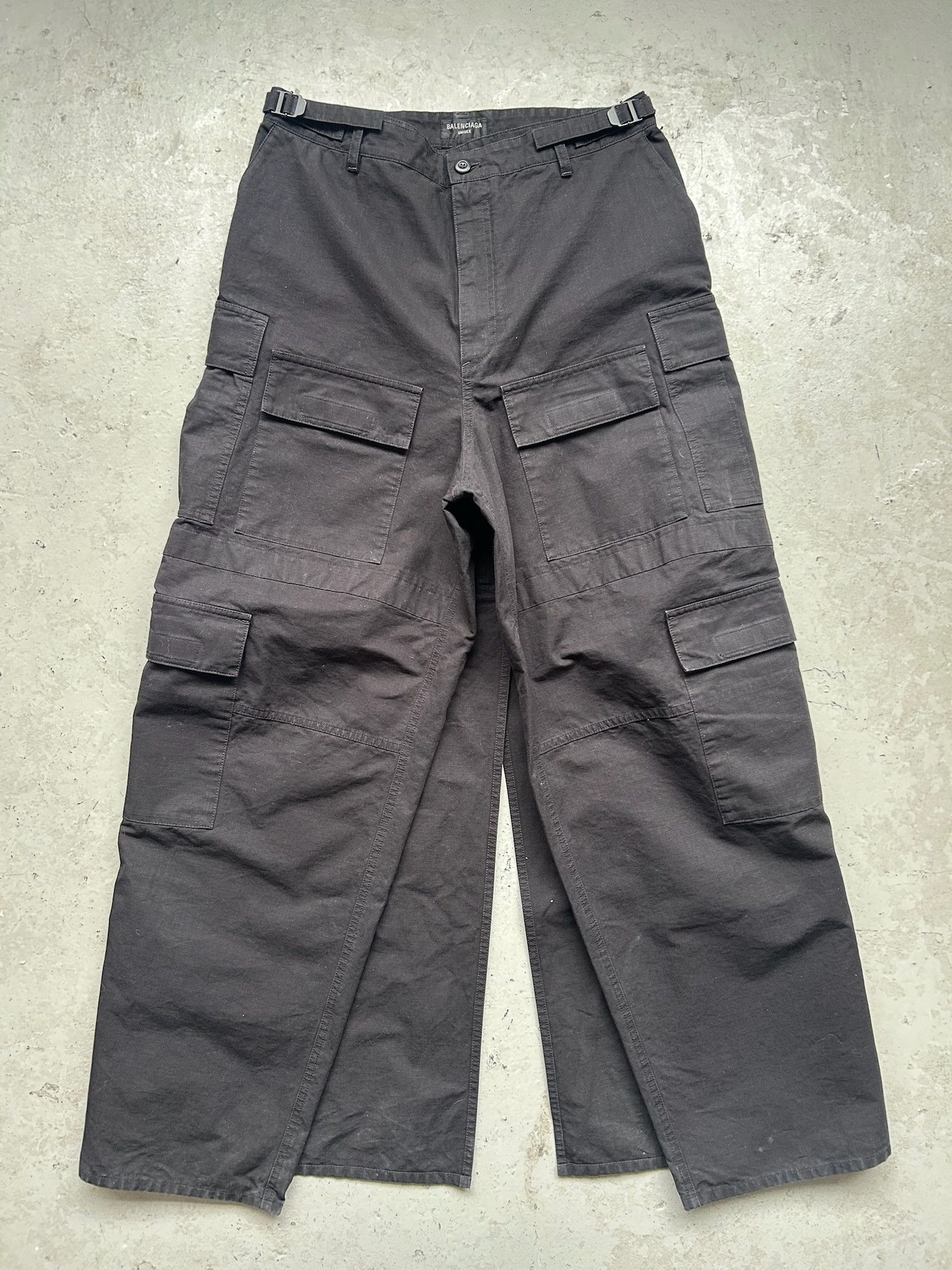 Balenciaga Balenciaga Black Apron Cargos Size US 34 / EU 50 - 1 Thumbnail