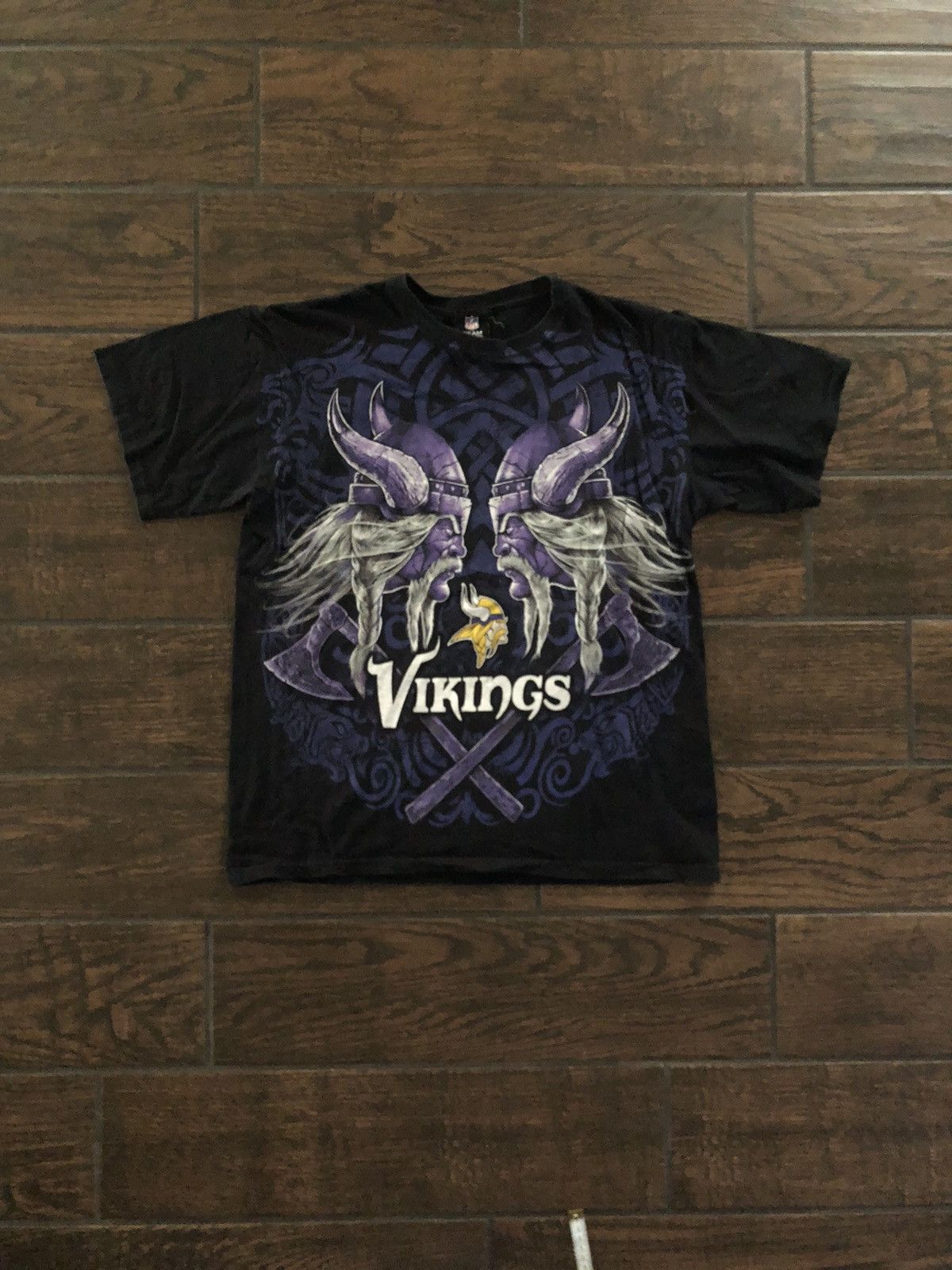 NFL × Vintage Crzy 🔥Vintage NFL Vikings Graphic tee Y2K Size US M / EU 48-50 / 2 - 1 Thumbnail