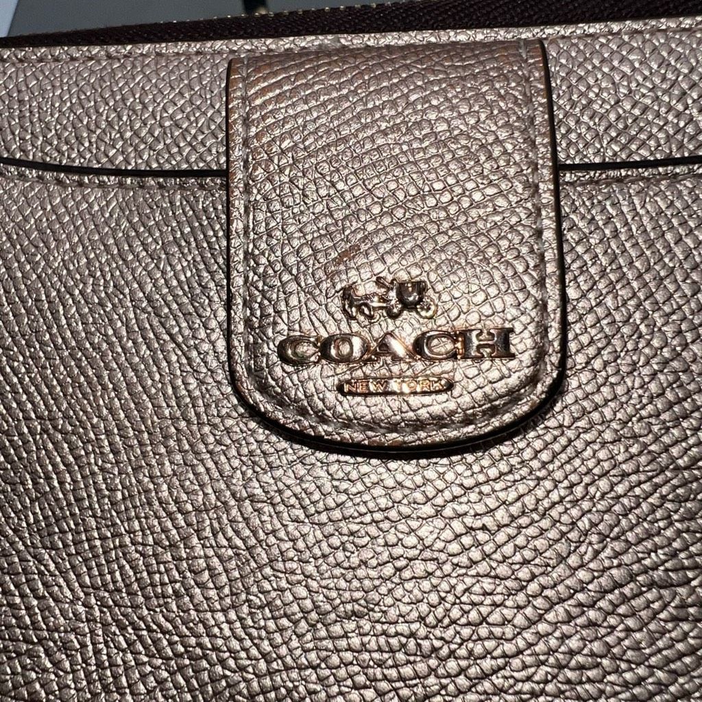 Coach Coach Women's Metallic Universal Wallet with Phone Pocket in Rose Gold Pebble Leather. Size ONE SIZE - 3 Thumbnail