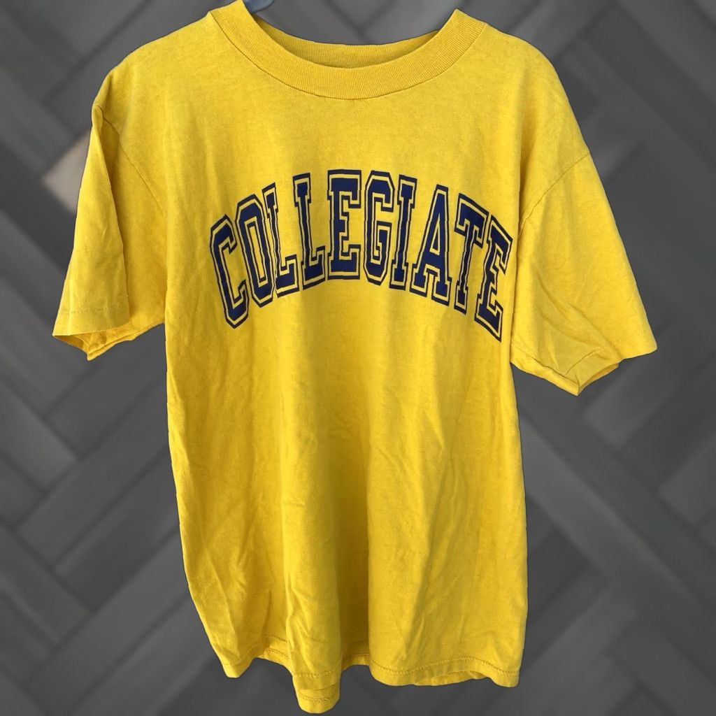Champion VINTAGE Champion T-Shirt Short Sleeve Men L Yellow Collegiate Graphic Print Sleeve Single Stitch Made In USA Size US L / EU 52-54 / 3 - 1 Thumbnail
