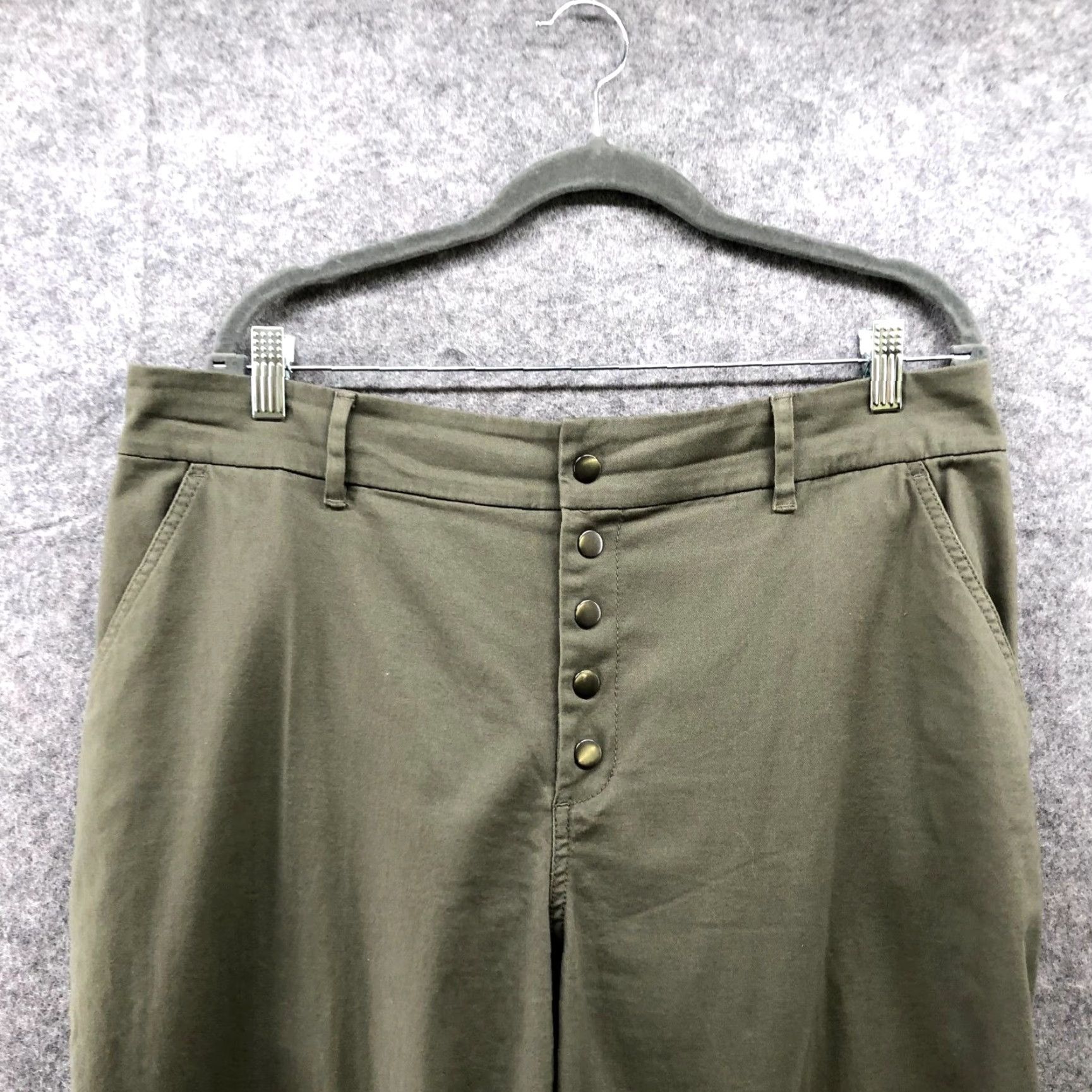 Vintage Bar lll Chino Pants Womens 18W Army Green Elastic Waistband Stretch Tapered Crop Pants Womens Chino Army Green 18W Stretch Crop Bar lll Size 40" / US 18 - 3 Thumbnail
