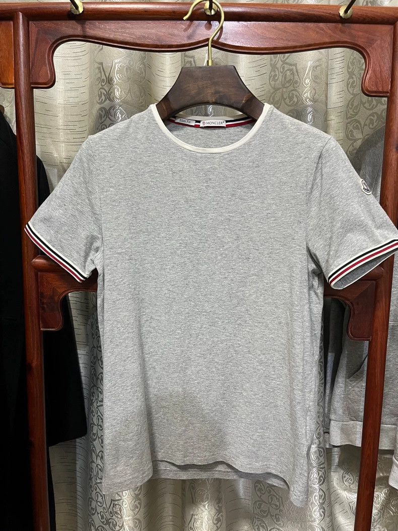 Moncler Moncler Short Sleeve T-shirt Size M Size US M / EU 48-50 / 2 - 1 Thumbnail