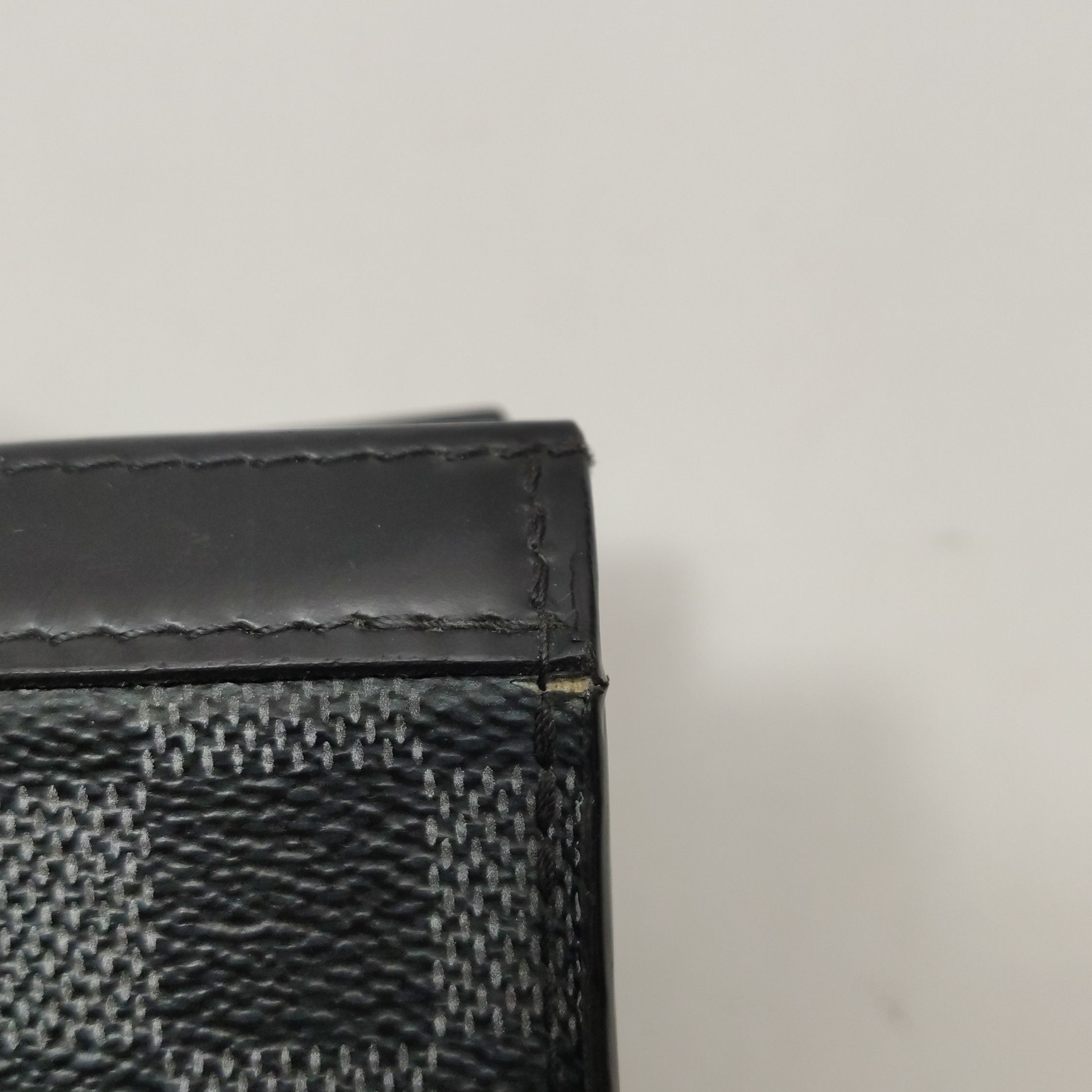 Louis Vuitton Louis Vuitton (LV) Pochette Voyage leather checkerboard pip Size ONE SIZE - 7 Thumbnail
