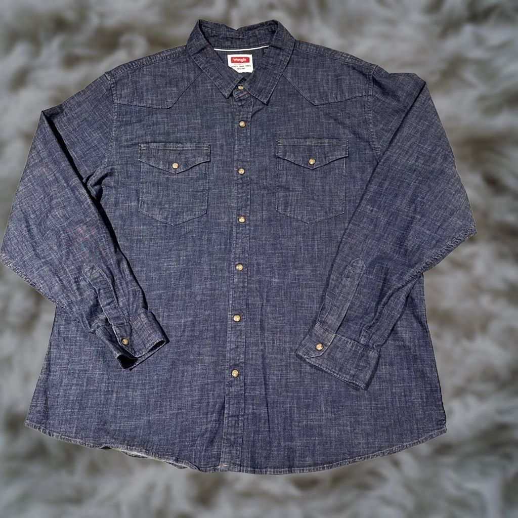 Wrangler Wrangler Shirt Men’s Denim Blue 2XL Long Sleeve Button-Up Pearl Snap Western casual workwear Hand pockets Regular USA Bolt denim blue 2XL Mens Shirt Size US XXL / EU 58 / 5 - 1 Thumbnail