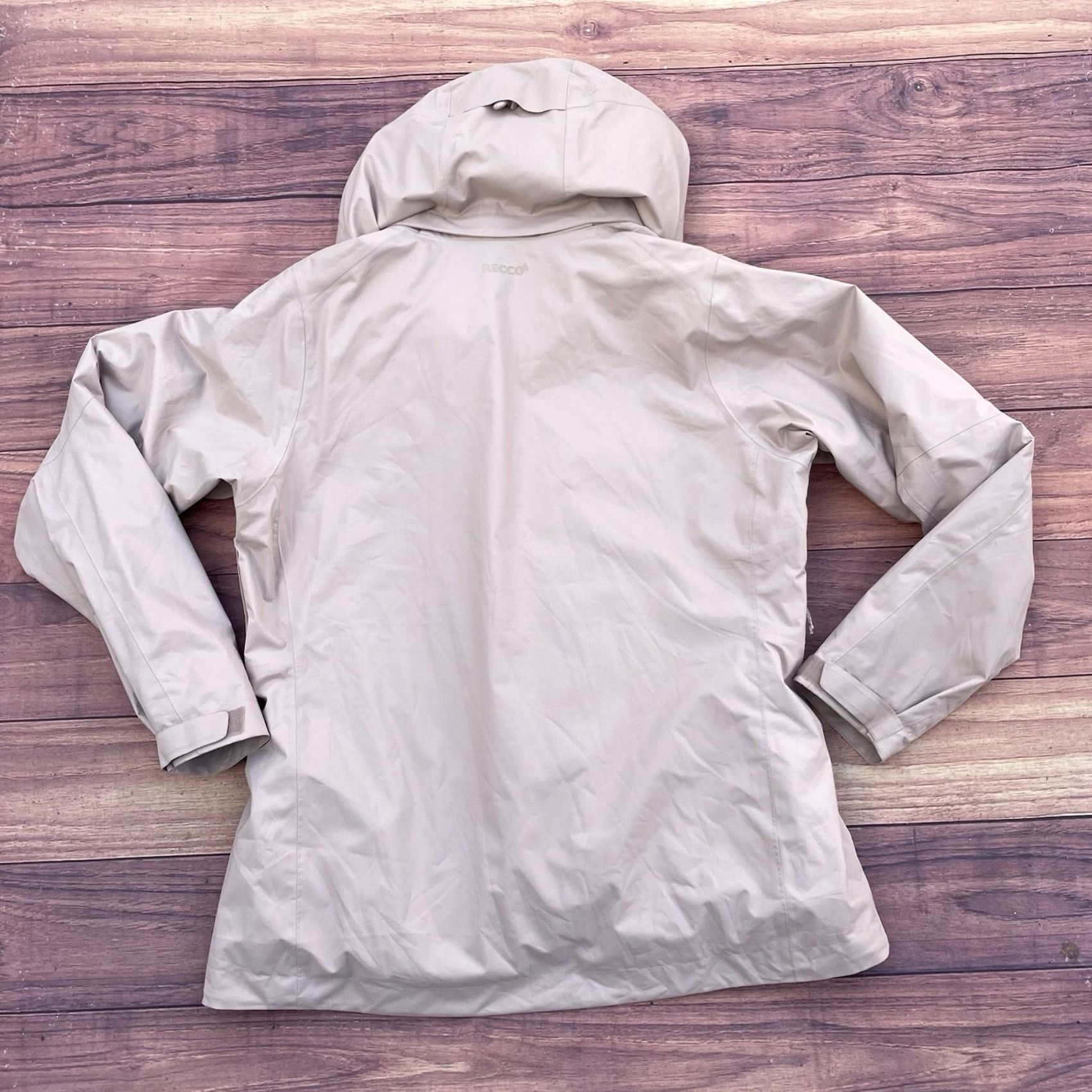 Patagonia Patagonia Womens Recco Beige Gray Reversible 3-in-1 Snowbelle Jacket XL Beige Womens 3-in-1 Reversible Jacket Size XL / US 12-14 / IT 48-50 - 5 Thumbnail