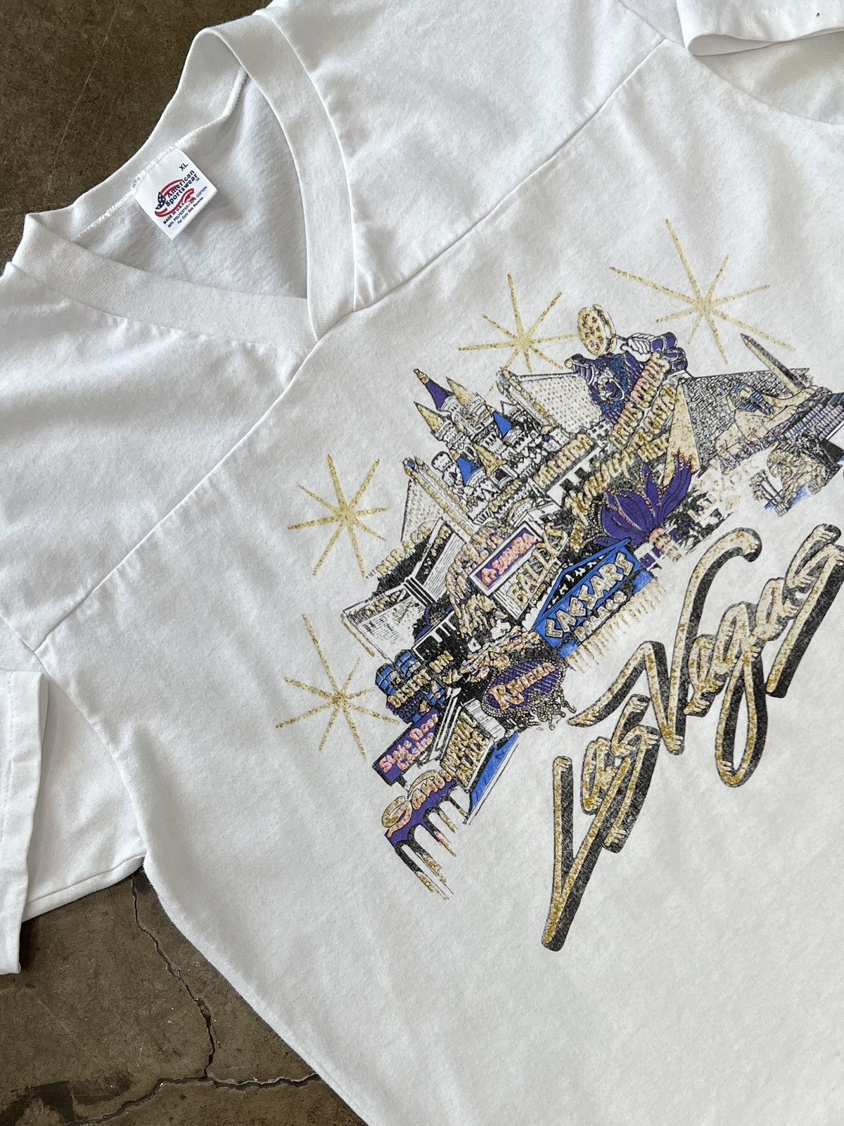 Vintage Vintage Las Vegas MGM Grand Single Stitch V-neck Tee XL Size US XL / EU 56 / 4 - 1 Thumbnail