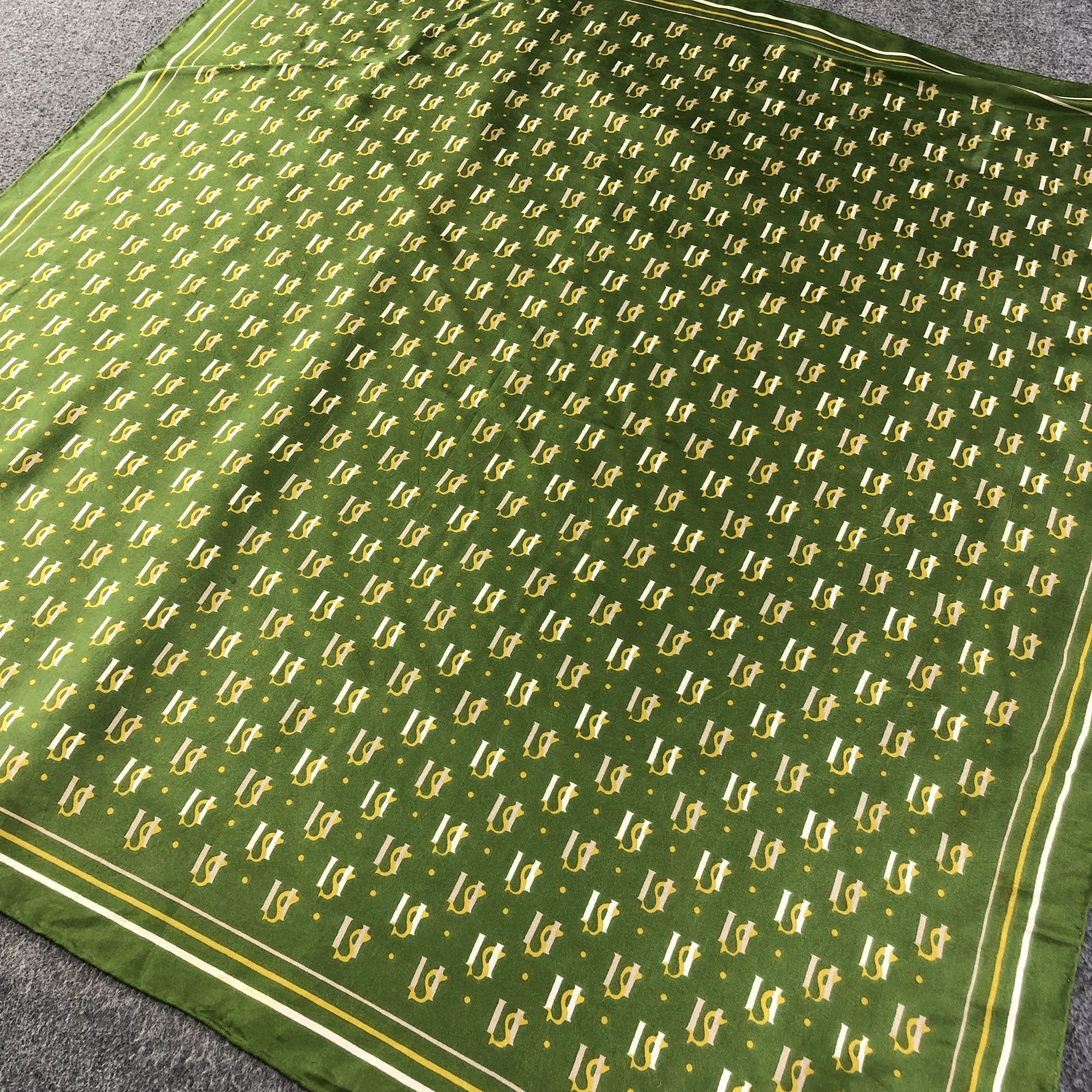 Vintage Luxury Hand Rolled Silk Scarf M452 Size ONE SIZE - 2 Thumbnail