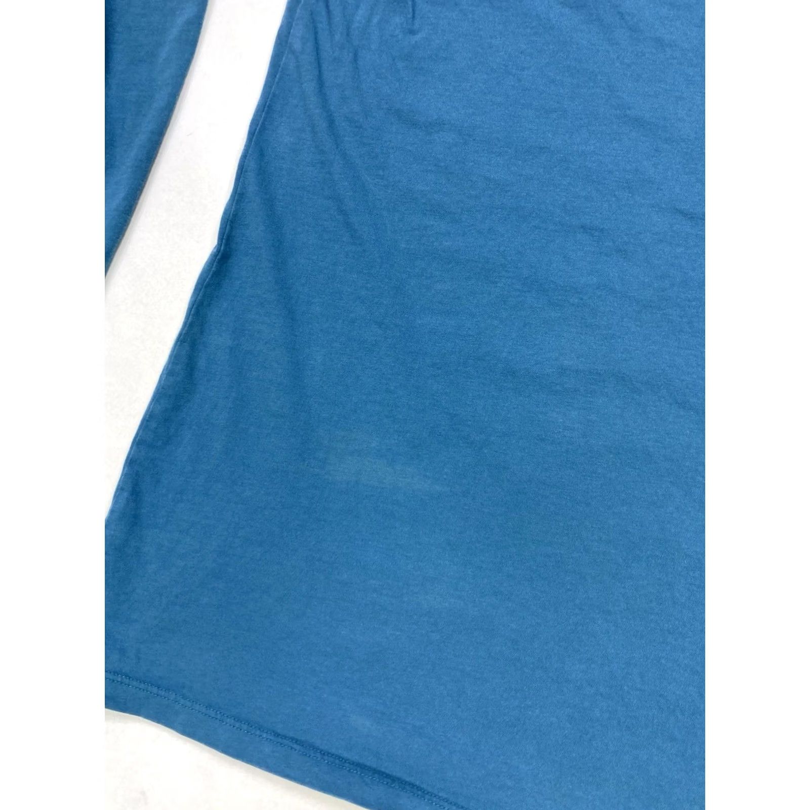 Vineyard Vines Vineyard Vines VVYC 1998 Flag Graphic T-shirt Men XL Blue Long Sleeve Shirt XL Mens Size US XL / EU 56 / 4 - 3 Thumbnail