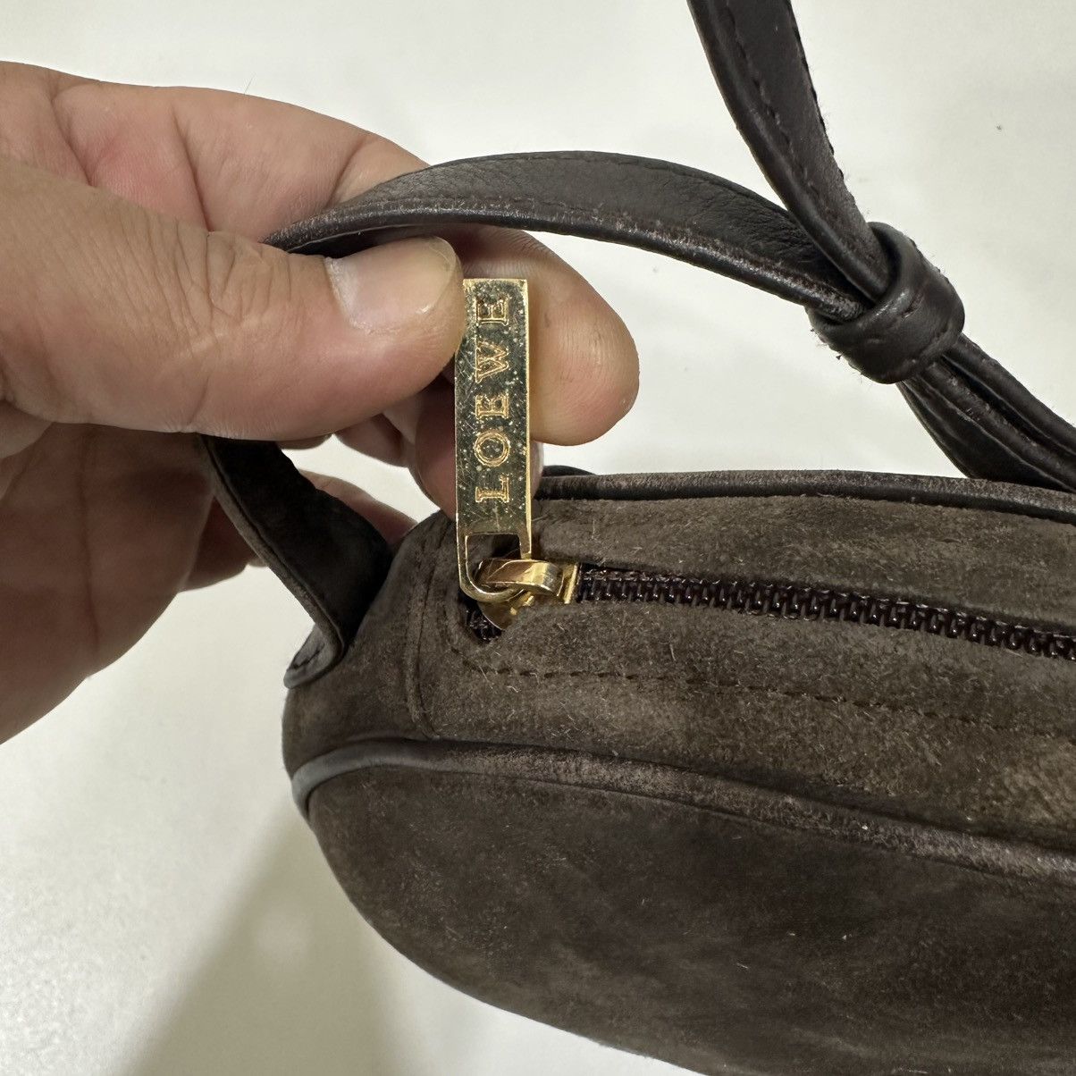 Loewe ‼️YES‼️ VINTAGE LOEWE SUEDE LEATHER CROSSBODY SLING BAG Size ONE SIZE - 7 Thumbnail