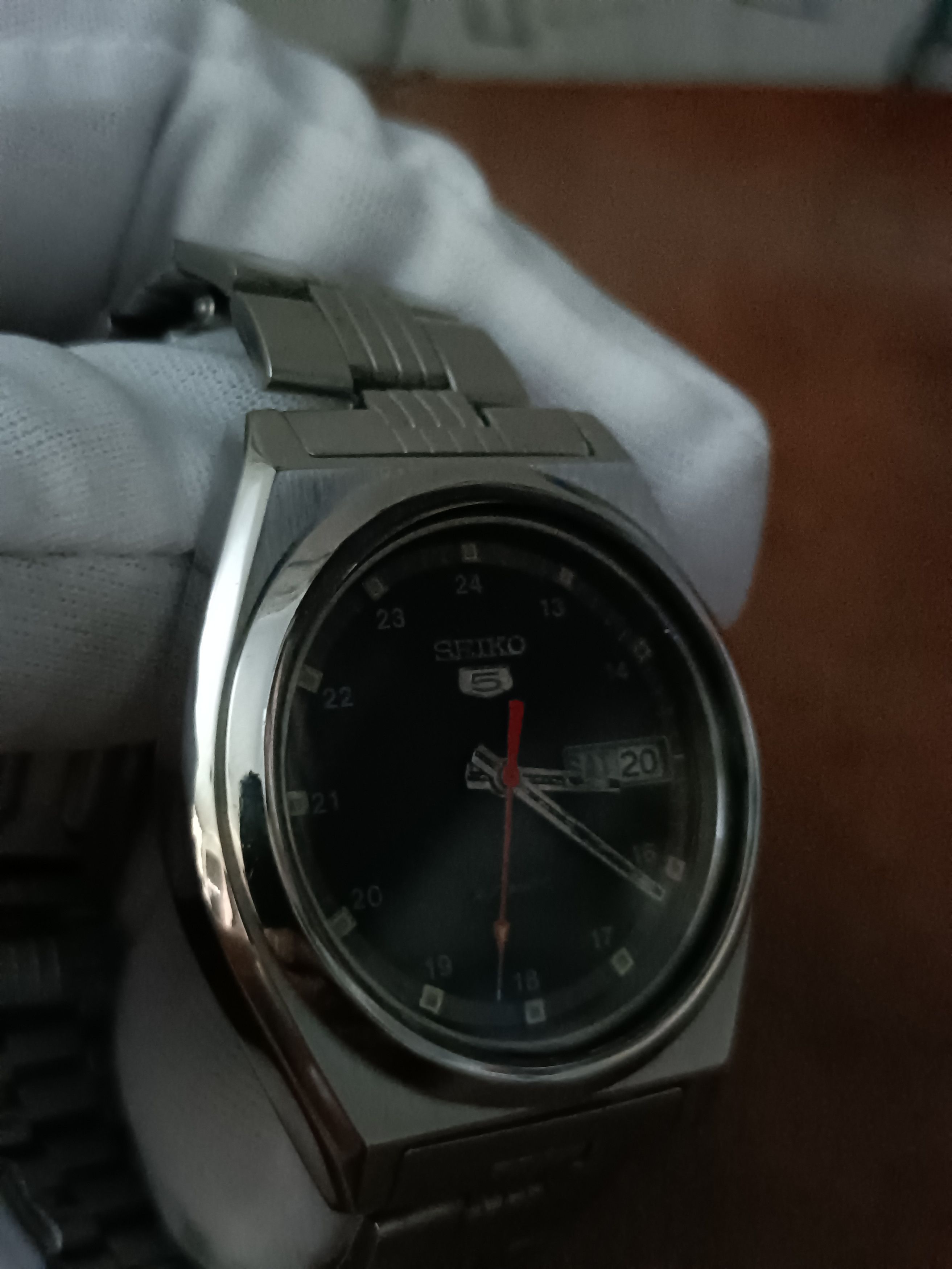Japanese Brand × Seiko × Vintage Vintage Seiko 5 day date automatic watch Size ONE SIZE - 3 Thumbnail