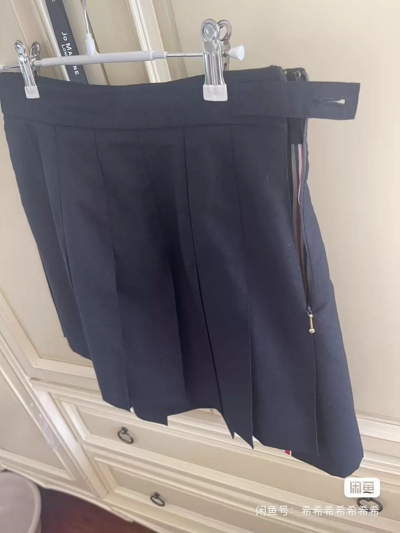 Thom Browne Thom Browne High waist pleated mini skirt Size 27" / US 4 / IT 40 - 2 Thumbnail