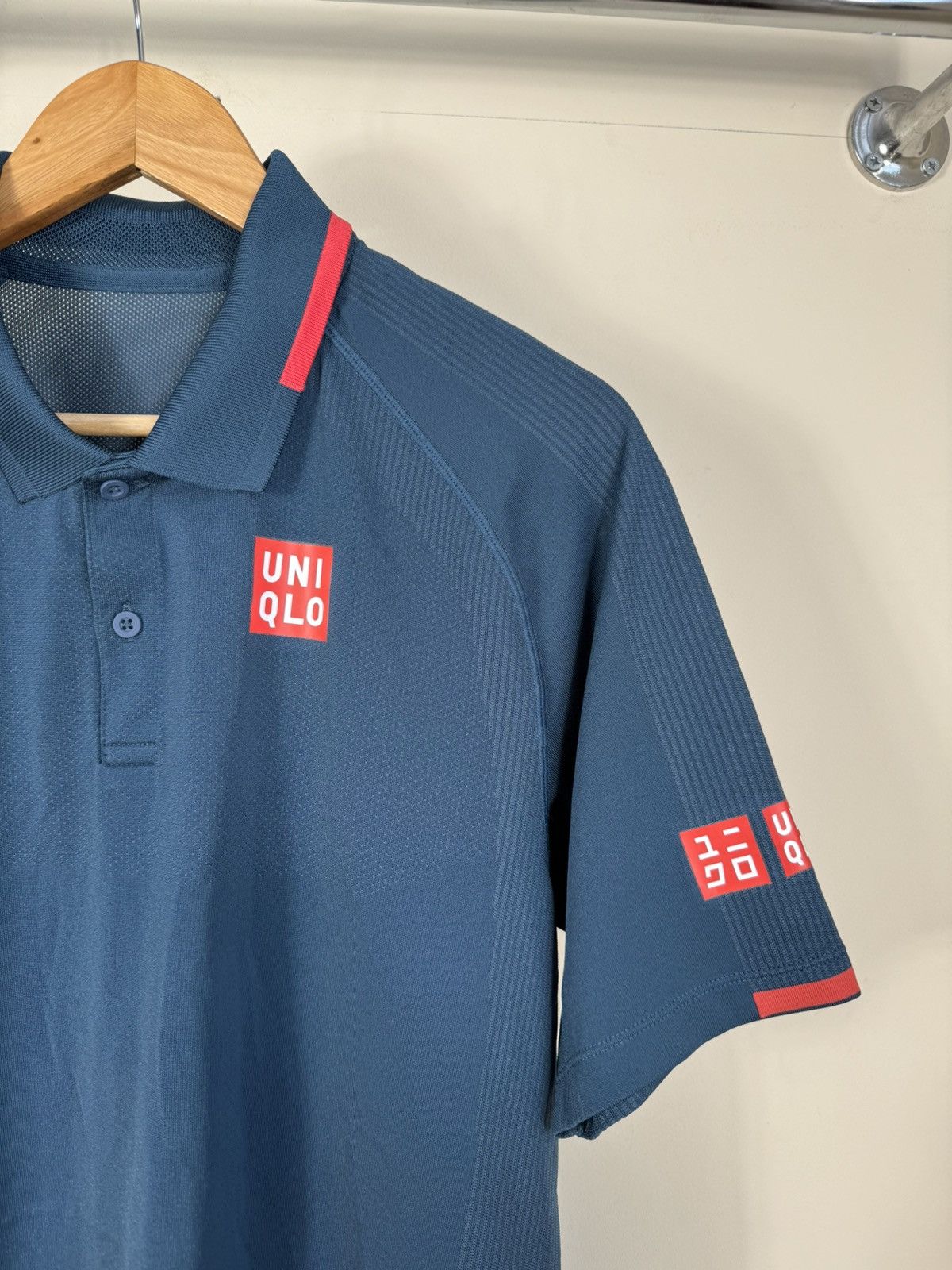Uniqlo Uniqlo Roger Federer RF 2021 French Open Halle Polo Tennis Size US L / EU 52-54 / 3 - 3 Thumbnail