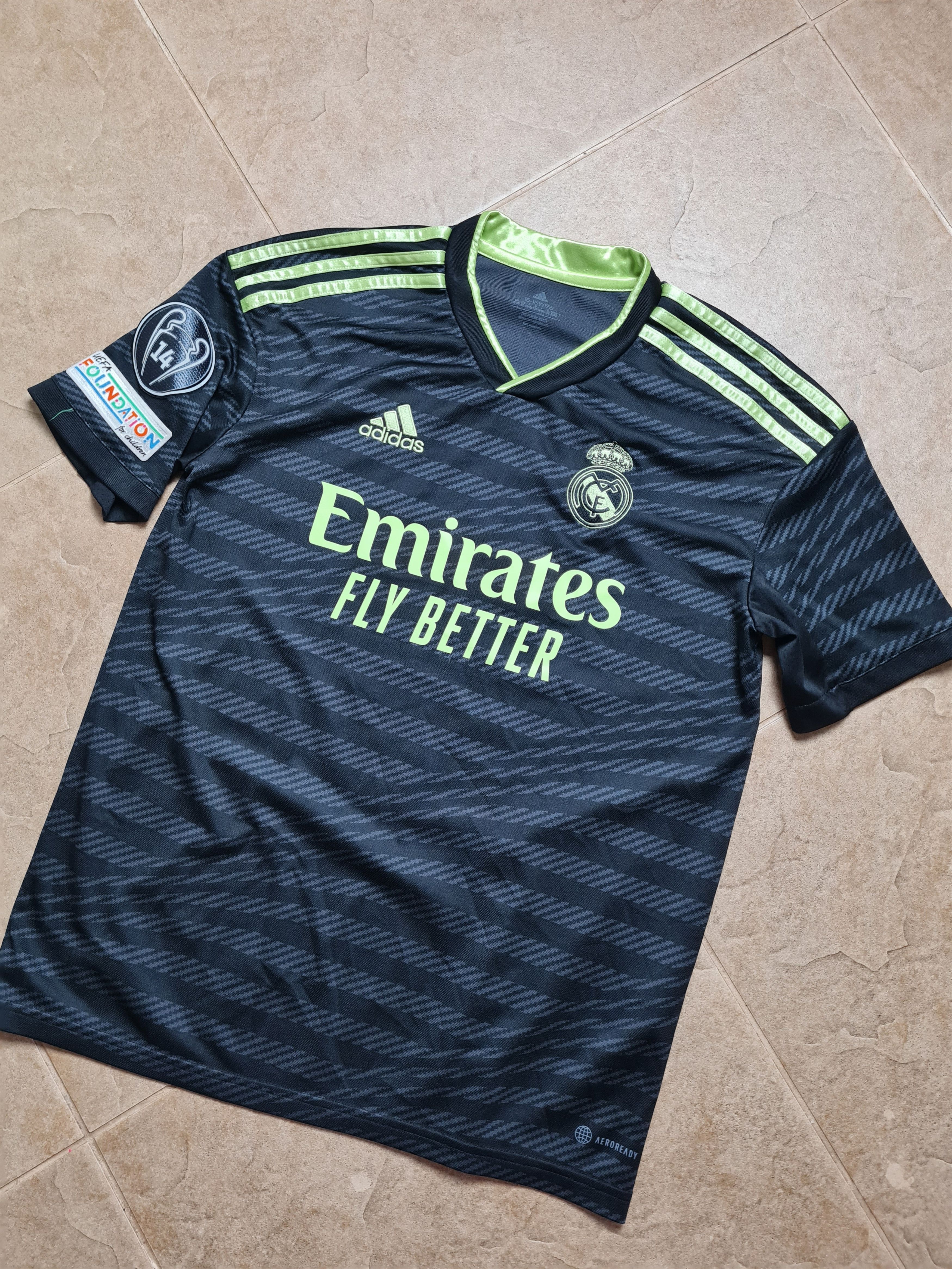 Adidas FOOTBALL JERSEY REAL MADRID THIRD SOOCCER SHIRT #9 BENZEMA Size US S / EU 44-46 / 1 - 9 Thumbnail