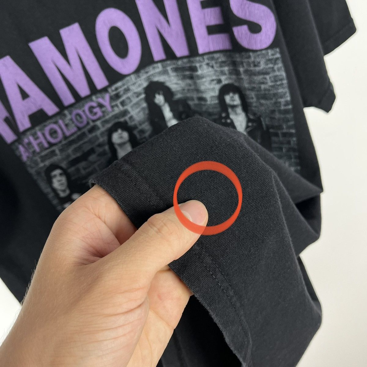 Band Tees Vintage Ramones Anthology rock band tee 90’s Size US L / EU 52-54 / 3 - 21 Thumbnail