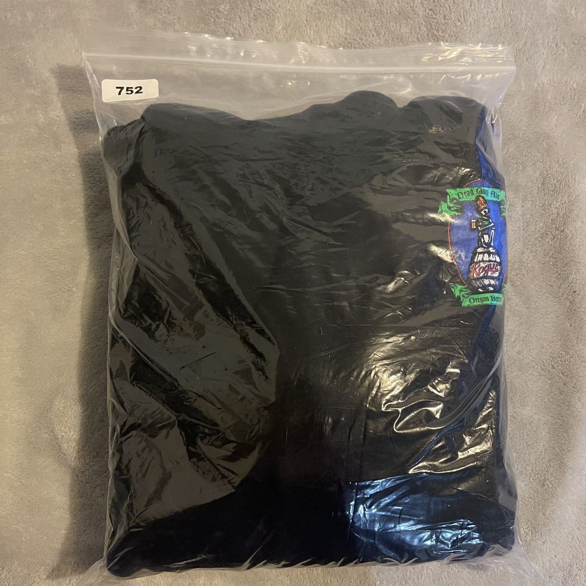 Hanes Vintage Skull Hoodie Men XL Black Sweatshirt Sweater 90s Size US XL / EU 56 / 4 - 9 Thumbnail