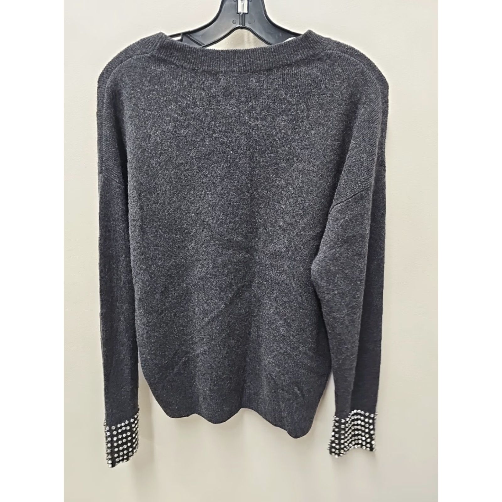 Bloomingdale's C Bloomingdale's 100% Cashmere Embellished Long Sleeve Sweater Sz Medium Shirt Womens Pullover Gray 23 Chest 24.5 Length Vintage No Size M / US 6-8 / IT 42-44 - 8 Thumbnail