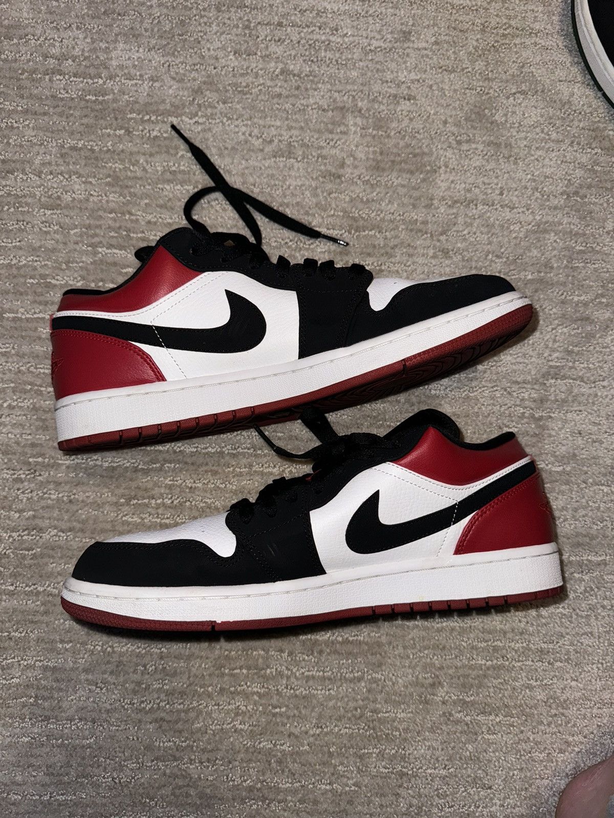 Jordan Brand × Nike Nike Jordan 1 low Black Toe Size US 10 / EU 43 - 2 Thumbnail