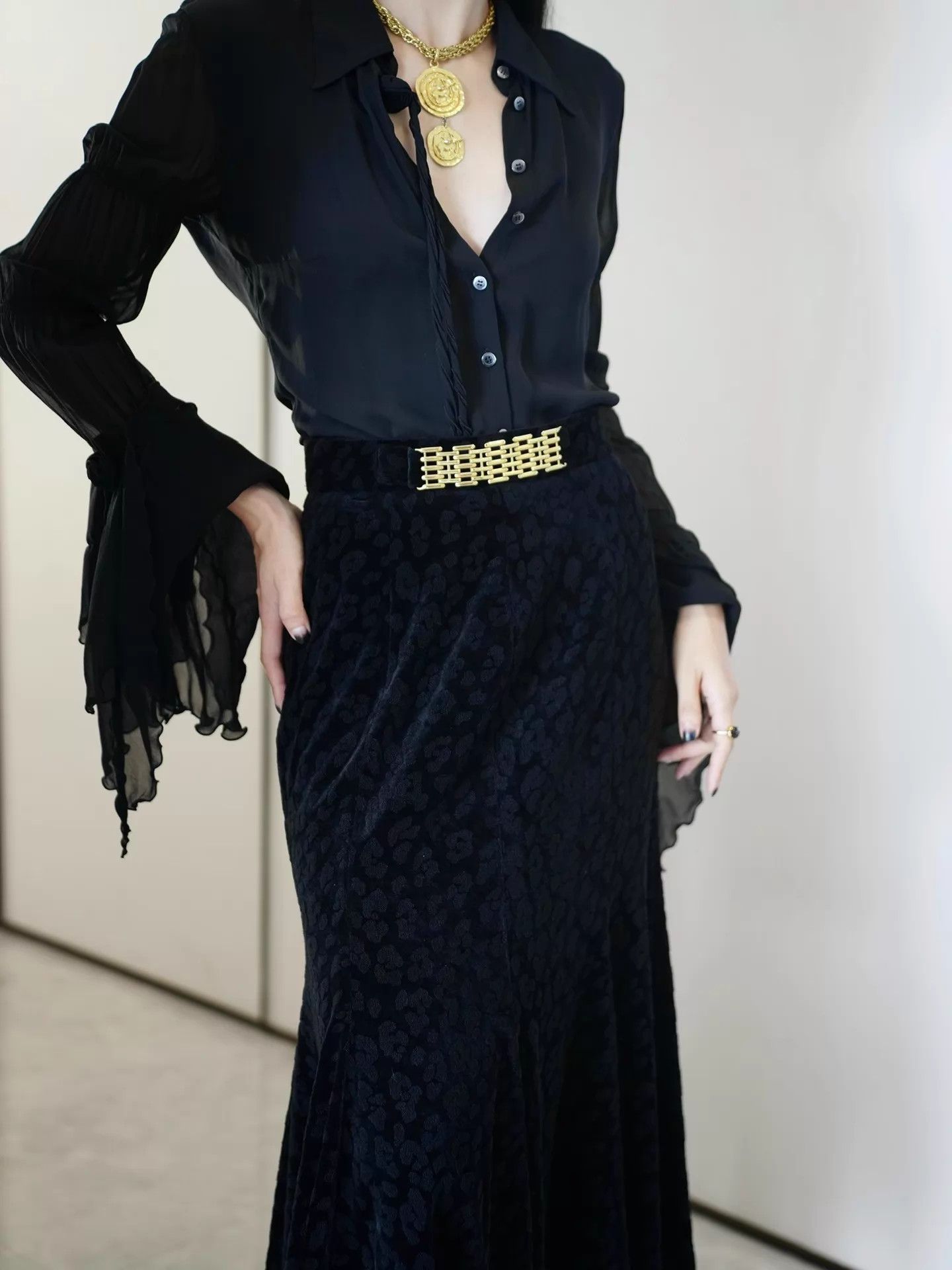 Other YTLW Vintage Velvet Woven Metal Midi Pencil Skirt Women's Size 27" / US 4 / IT 40 - 3 Thumbnail