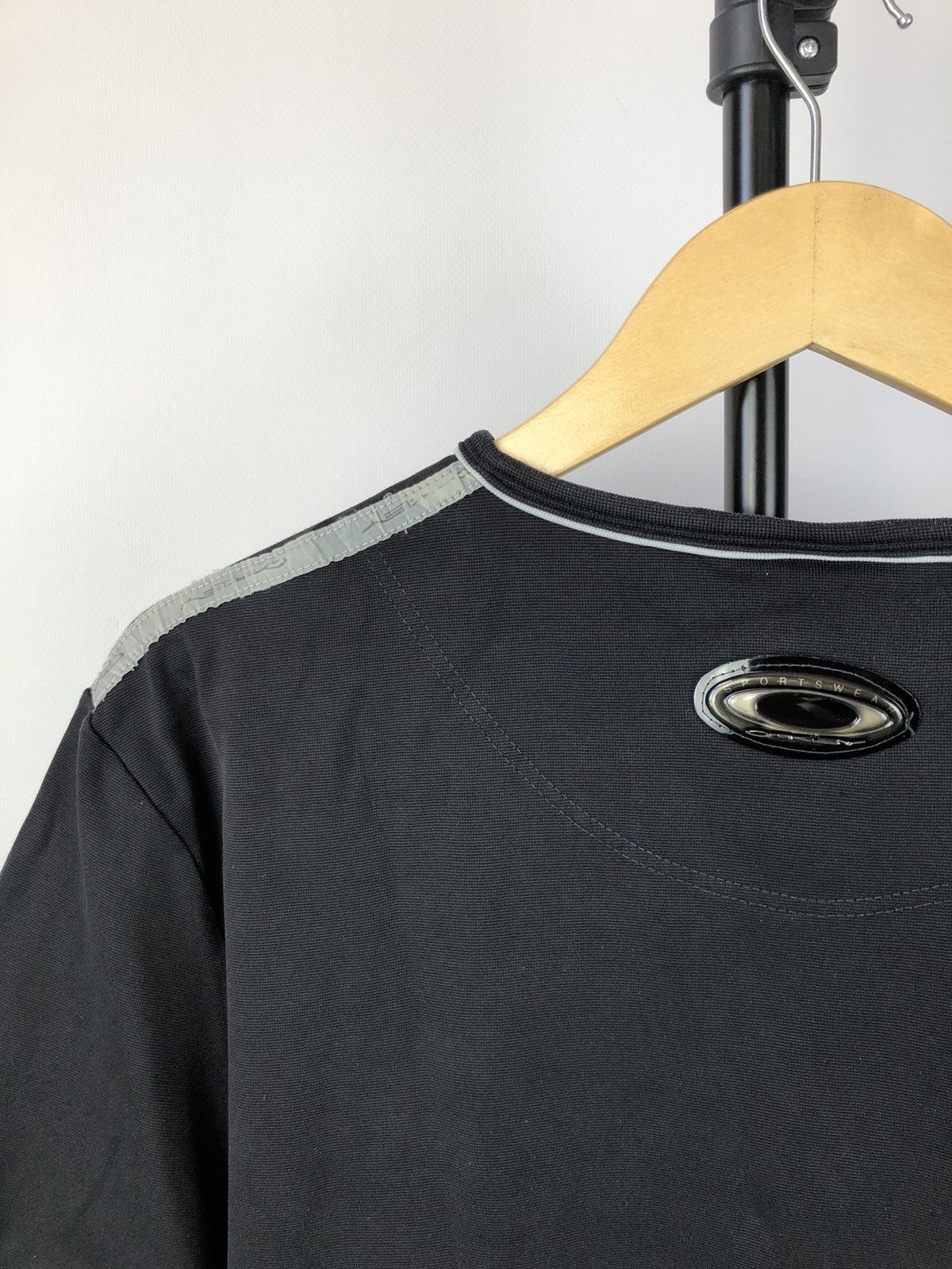 Oakley × Vintage Vintage 2000’s Oakley Rare reflective t shirt opium Y2K Size US L / EU 52-54 / 3 - 7 Thumbnail